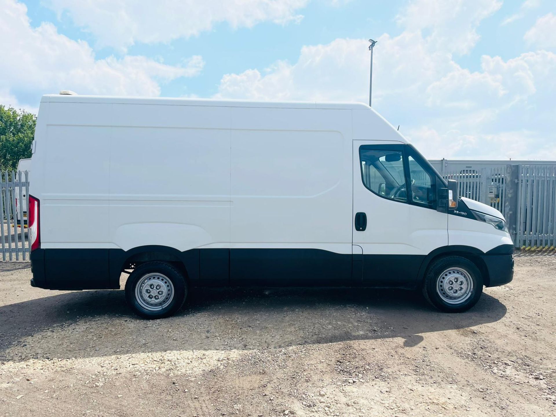 ** ON SALE **Iveco Daily 35S13 2.3 L2 H1 2016 '66 Reg' -ULEZ Compliant -Bluetooth Handsfree -Tow Bar - Image 10 of 24