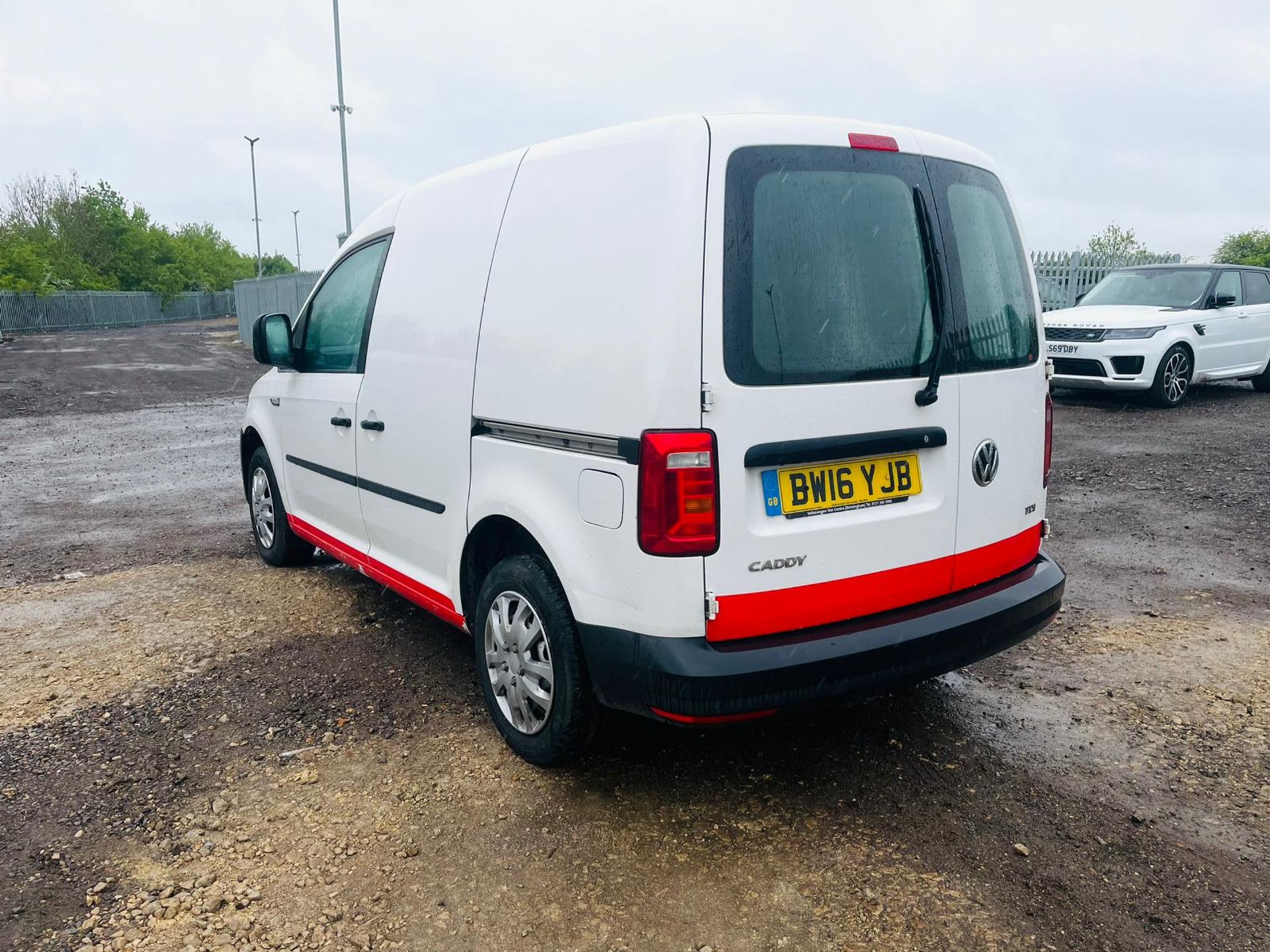 ** ON SALE ** Volkswagen Caddy C20 1.6 TDI Startline 75 H1L1 2016 '16 Reg' - Panek Van - No Vat - Image 9 of 26