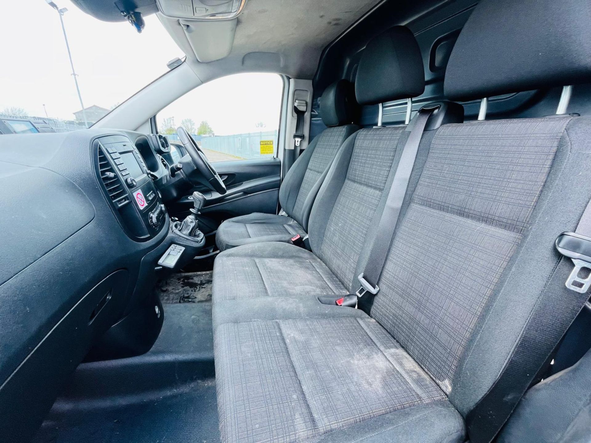 Mercedes Benz Vito 114 CDI RWD Fridge/Freezer 2.1 2019 '19 Reg '-ULEZ Compliant-Parking Sensors-A/C - Image 24 of 27