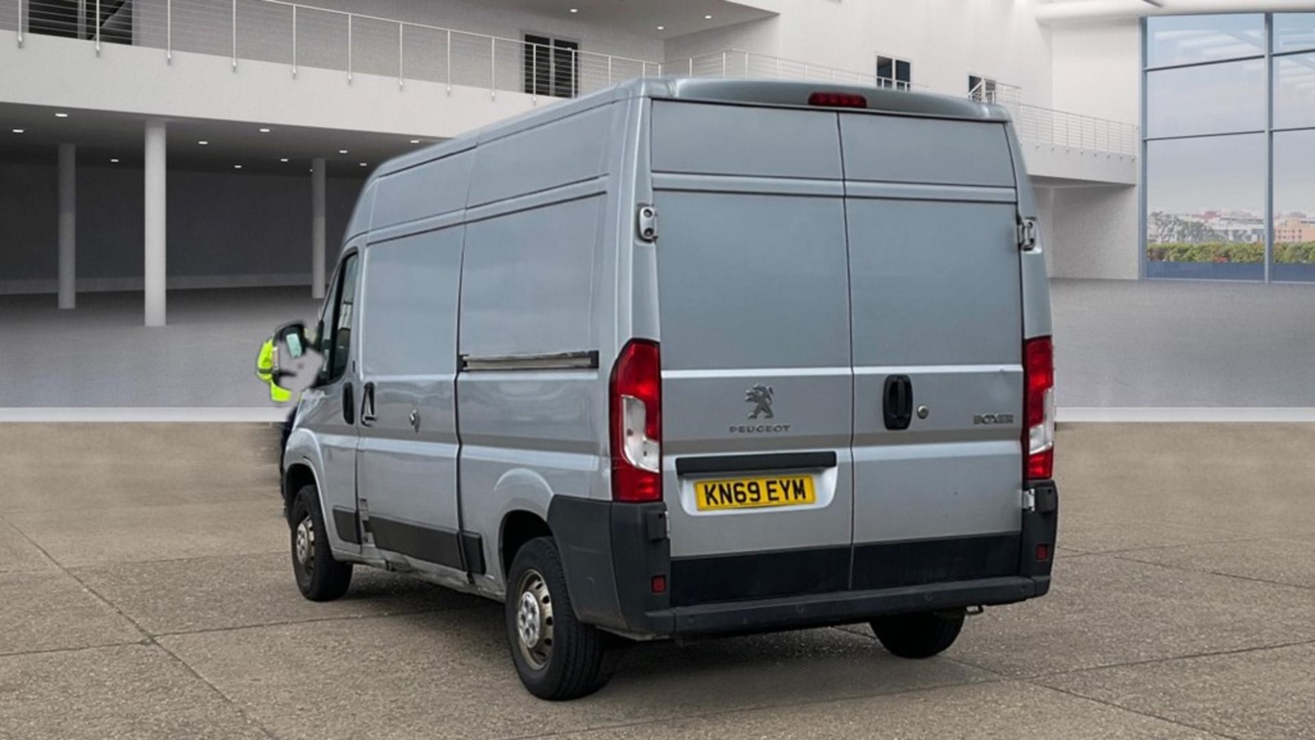 ** ON SALE ** Peugeot Boxer 335 2.0 Bluehdi 130 Professional L2 H2 2019 '69 Reg' -A/C -Sat/Nav - Image 3 of 9