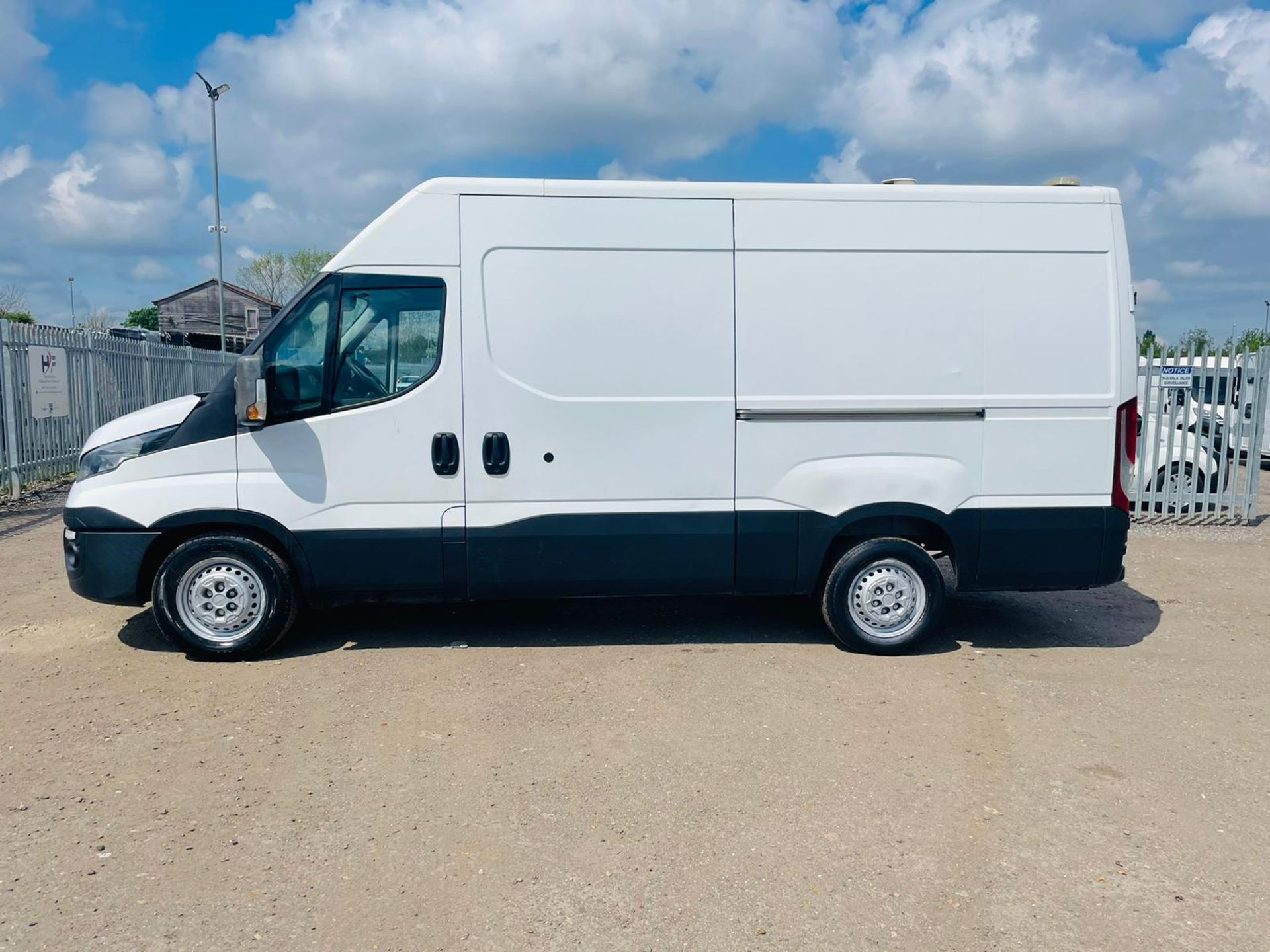 ** ON SALE **Iveco Daily 35S13 2.3 L2 H1 2016 '66 Reg' -ULEZ Compliant -Bluetooth Handsfree -Tow Bar - Image 4 of 24