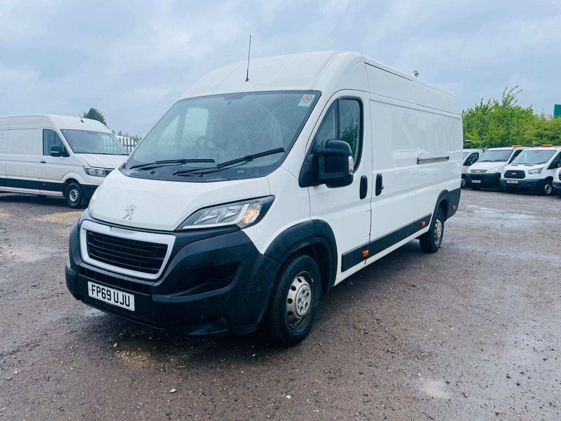 Peugeot Boxer Professional 435 BlueHDI 140 2.2 L4 H2 2019 '69 Reg' - A/C -ULEZ Compliant -Bluetooth - Image 3 of 22