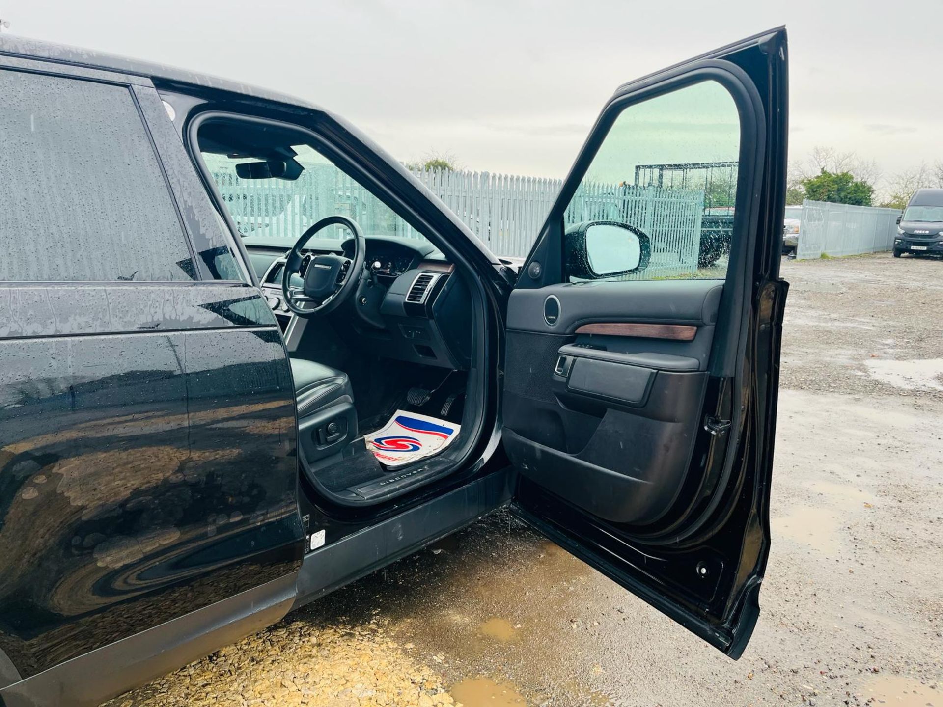 ** ON SALE ** Land Rover Discovery SD4 HSE Edition 4WD Auto 2019 '19 Reg' Commercial - Sat Nav - A/C - Image 13 of 33