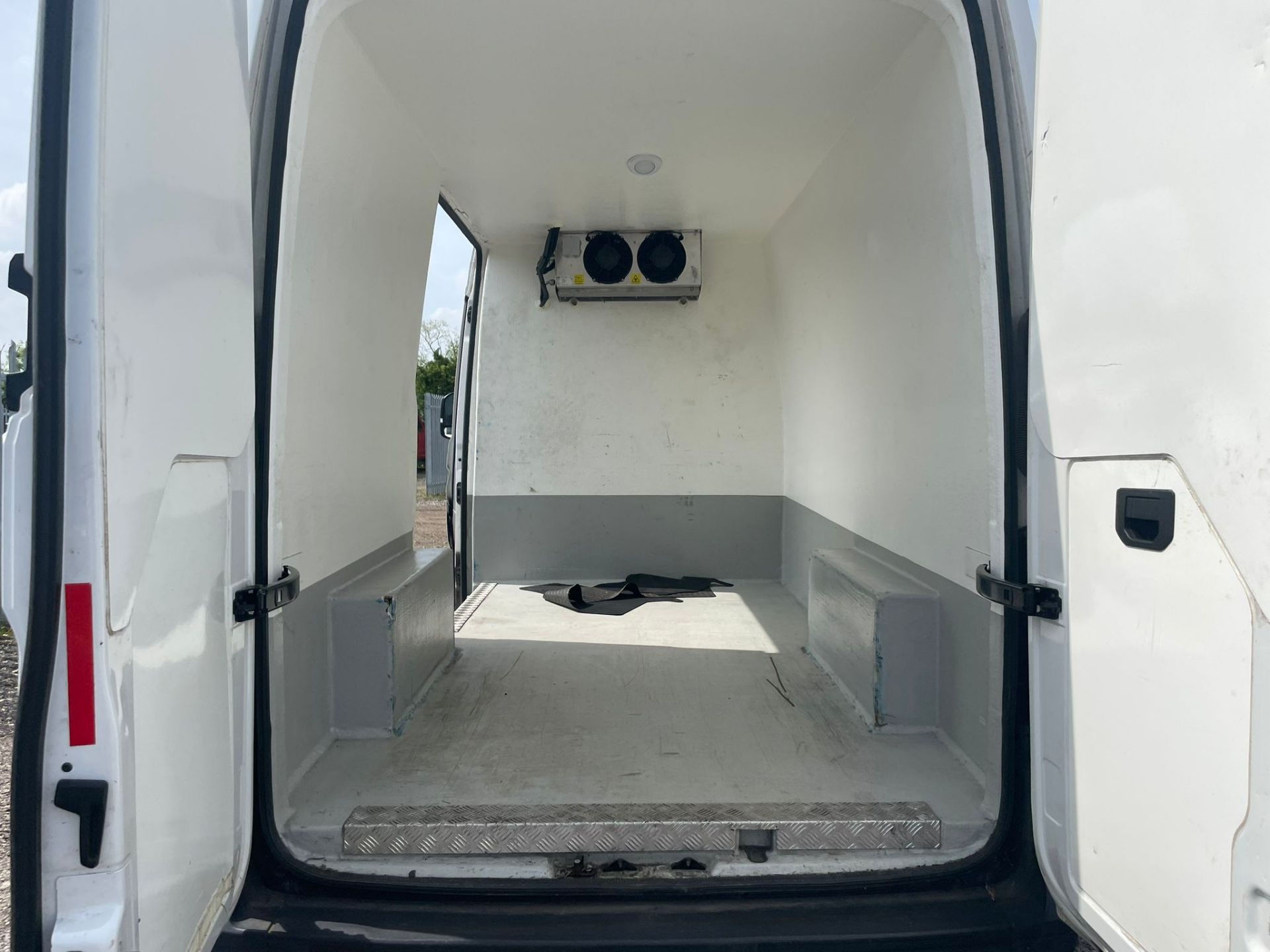 Man TGE 3 TDI 140 2.0 Fridge/Freezer 2019 '69 Reg' - ULEZ Compliant - Parking Sensors - NO VAT - Image 12 of 30