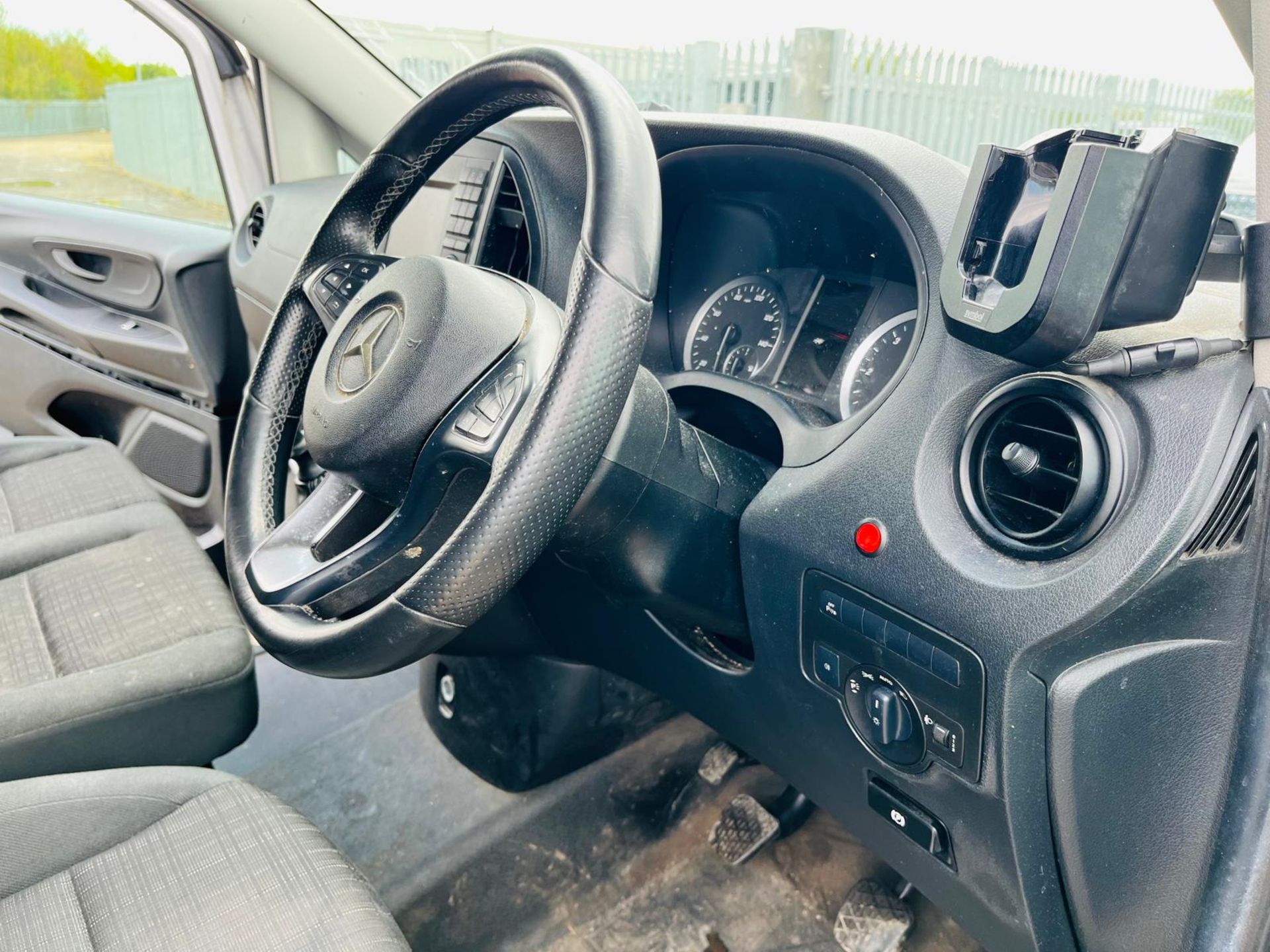 Mercedes Benz Vito 114 CDI RWD Fridge/Freezer 2.1 2019 '19 Reg '-ULEZ Compliant-Parking Sensors-A/C - Image 18 of 27