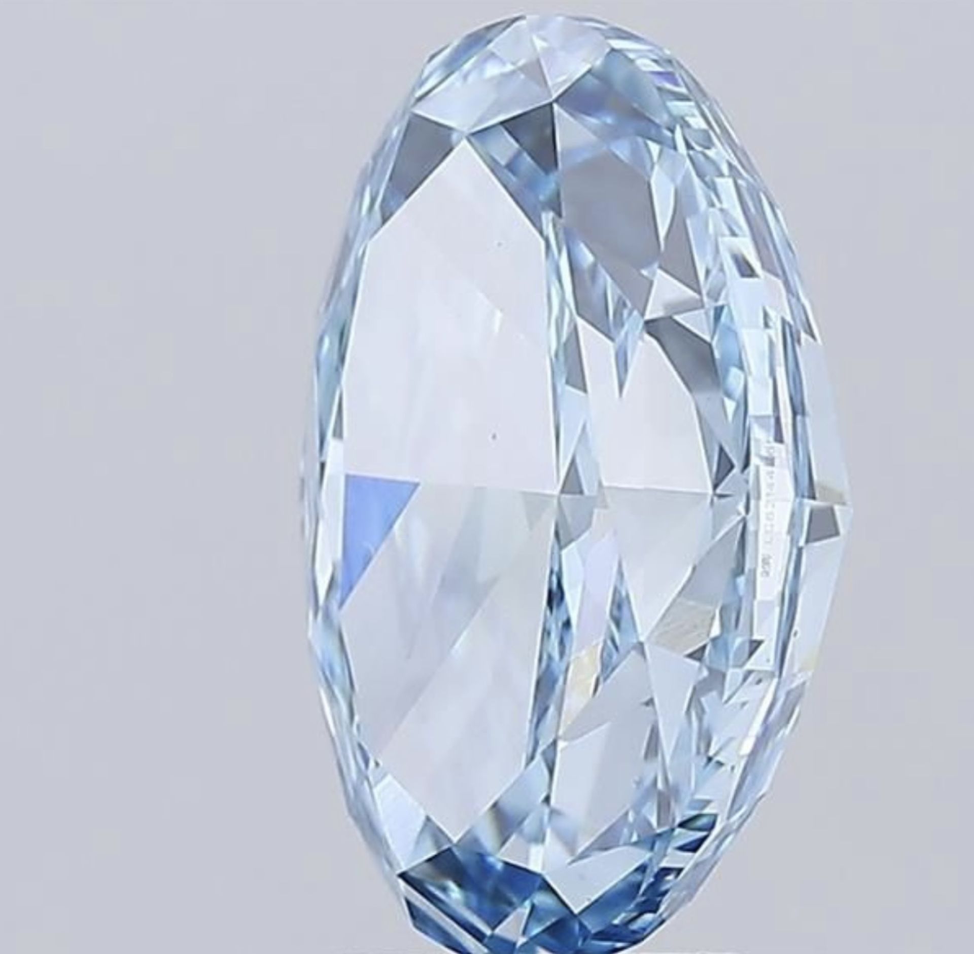 Oval Diamond 5.09 Carat Fancy Blue Colour VS1 Clarity EX EX - IGI - Bild 2 aus 9