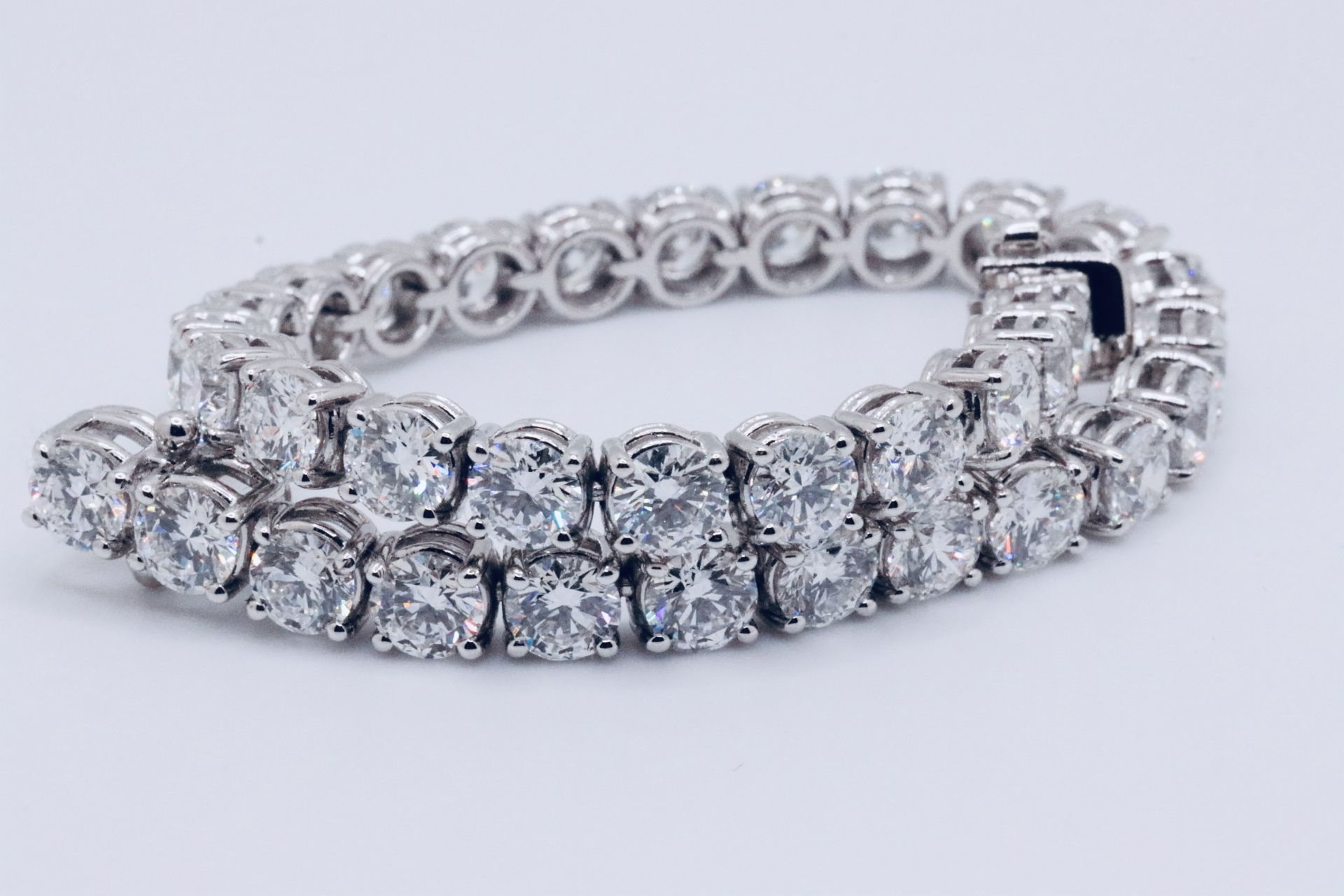 Round Brilliant Cut 14 Carat Diamond Tennis Bracelet E Colour VS Clarity - 18Kt White Gold - IGI