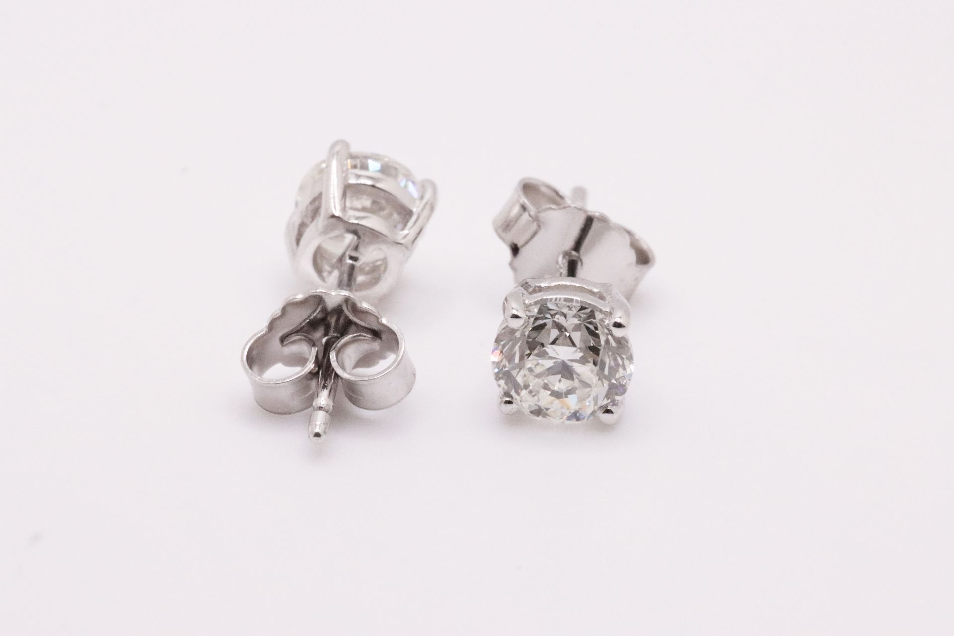 Round Brilliant Cut Natural Diamond 2.00 Carat H Colour VS2 Clarity White Gold Earrings - IGI - Image 2 of 6
