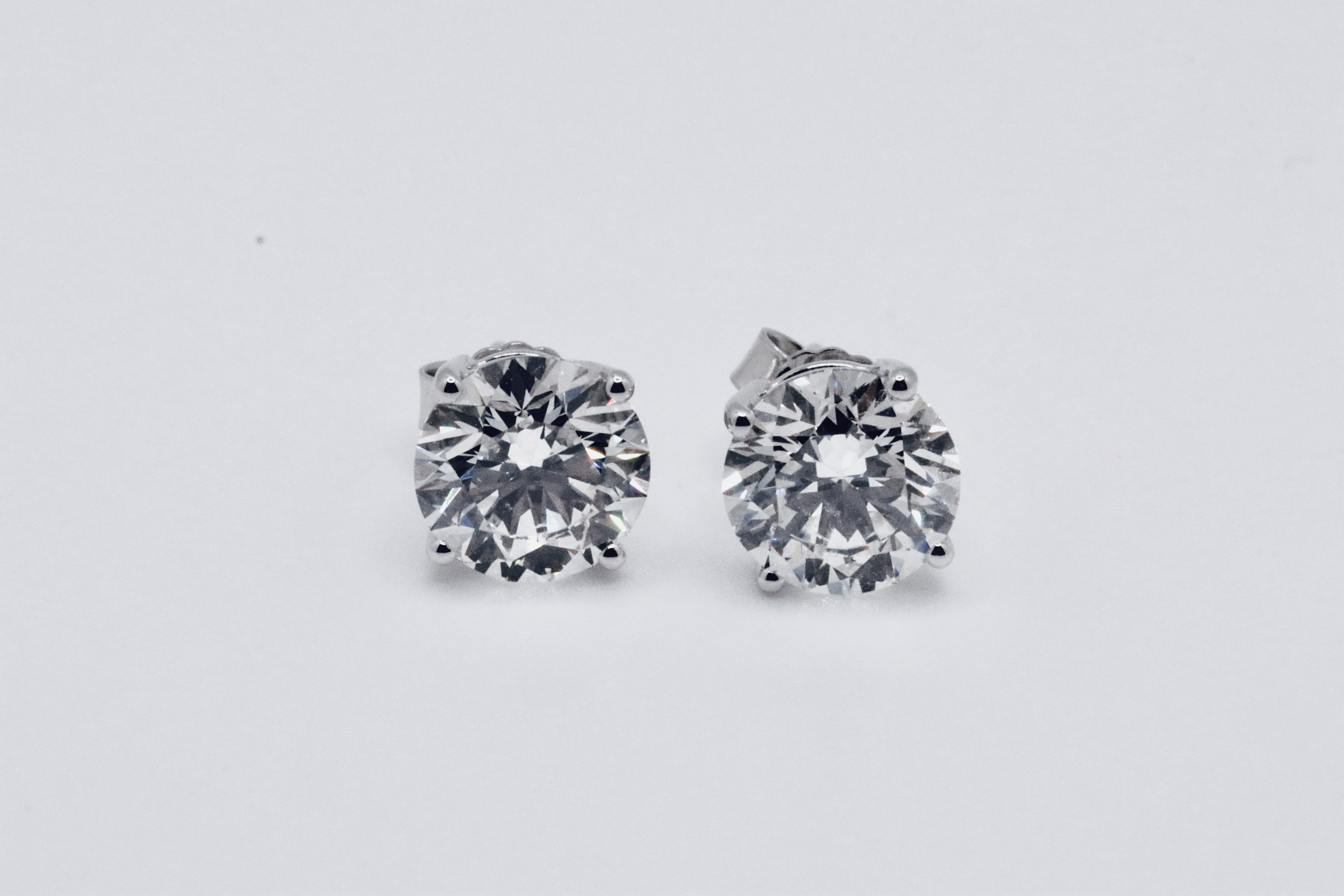 Round Brilliant Cut 3.00 Carat Natural Diamond Earrings 18kt White Gold - F Colour SI Clarity- GIA - Image 7 of 10