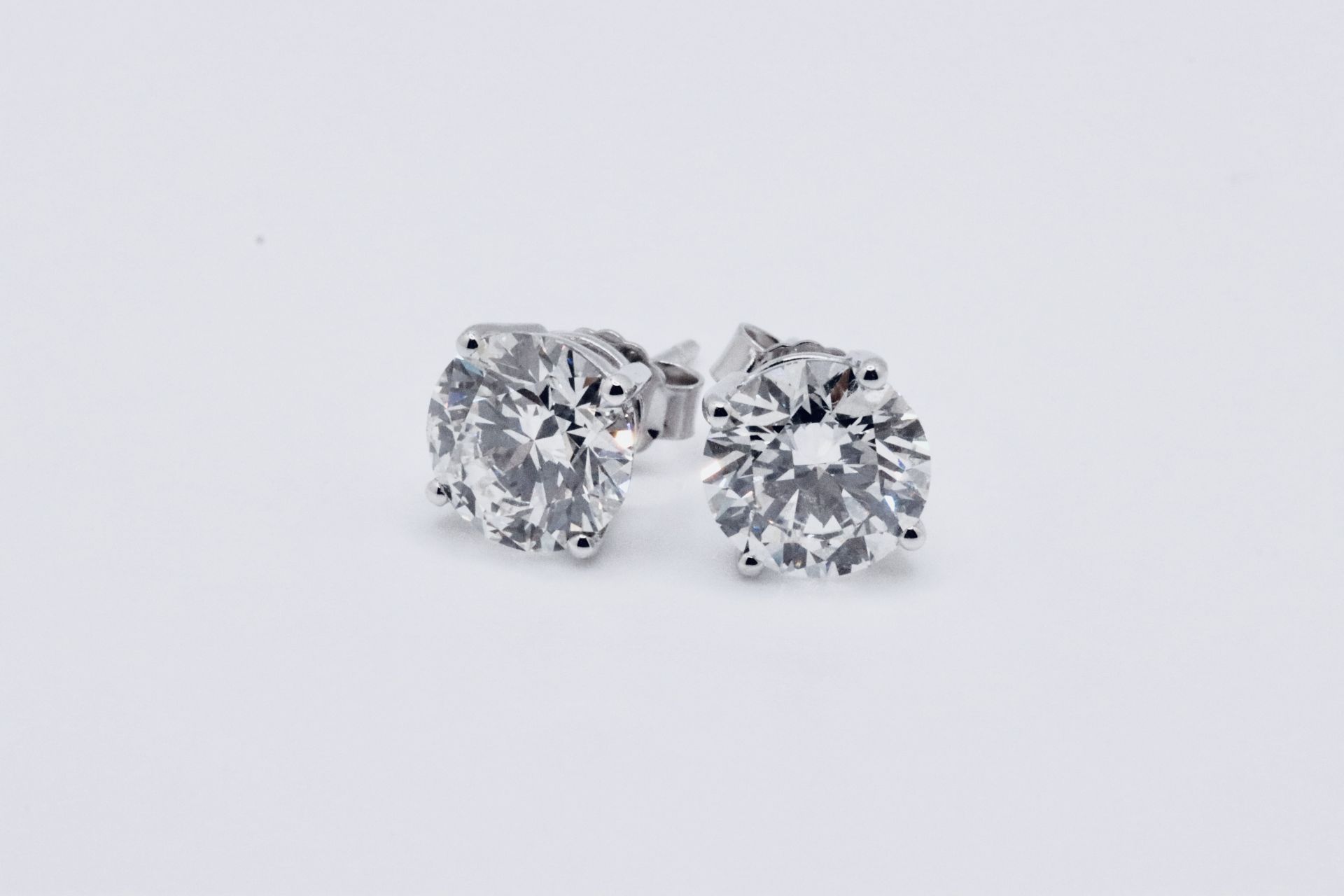 Round Brilliant Cut 3.00 Carat Natural Diamond Earrings 18kt White Gold - F Colour SI Clarity- GIA - Image 2 of 10