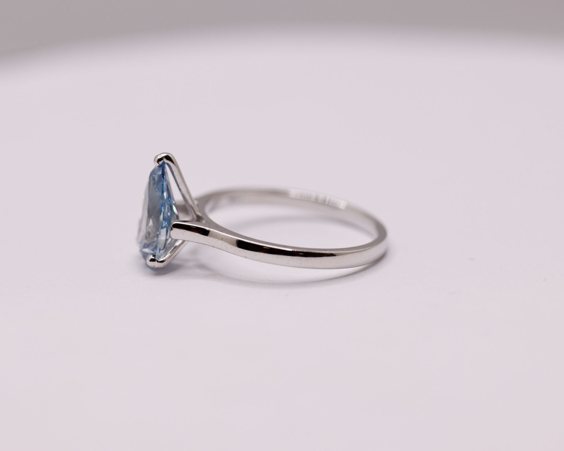 Fancy Blue Pear Cut 1.60 Carat Diamond 18Kt White Gold Ring - VS1 - Bild 3 aus 6