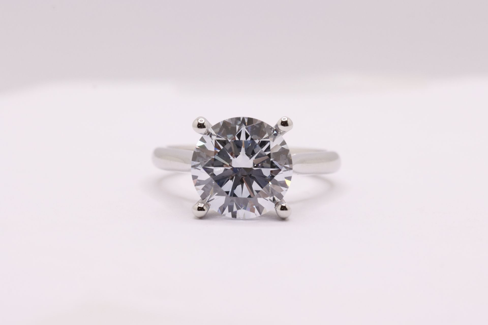 ** ON SALE **Round Brilliant Cut Diamond 4.04 Carat Fancy Blue Colour VVS2 Clarity Platinum Ring - Image 4 of 14