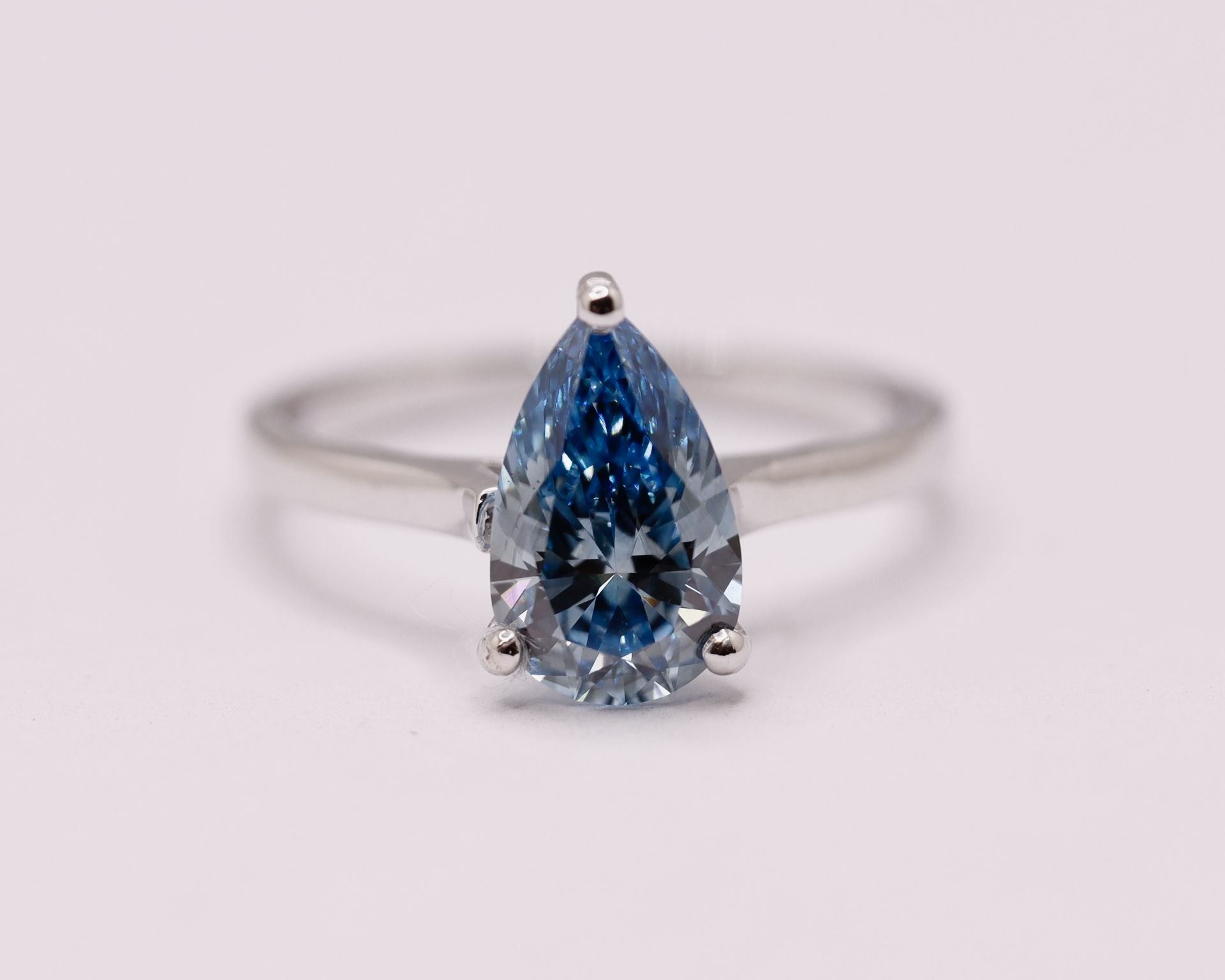 Fancy Blue Pear Cut 1.60 Carat Diamond 18Kt White Gold Ring - VS1 - Bild 6 aus 6