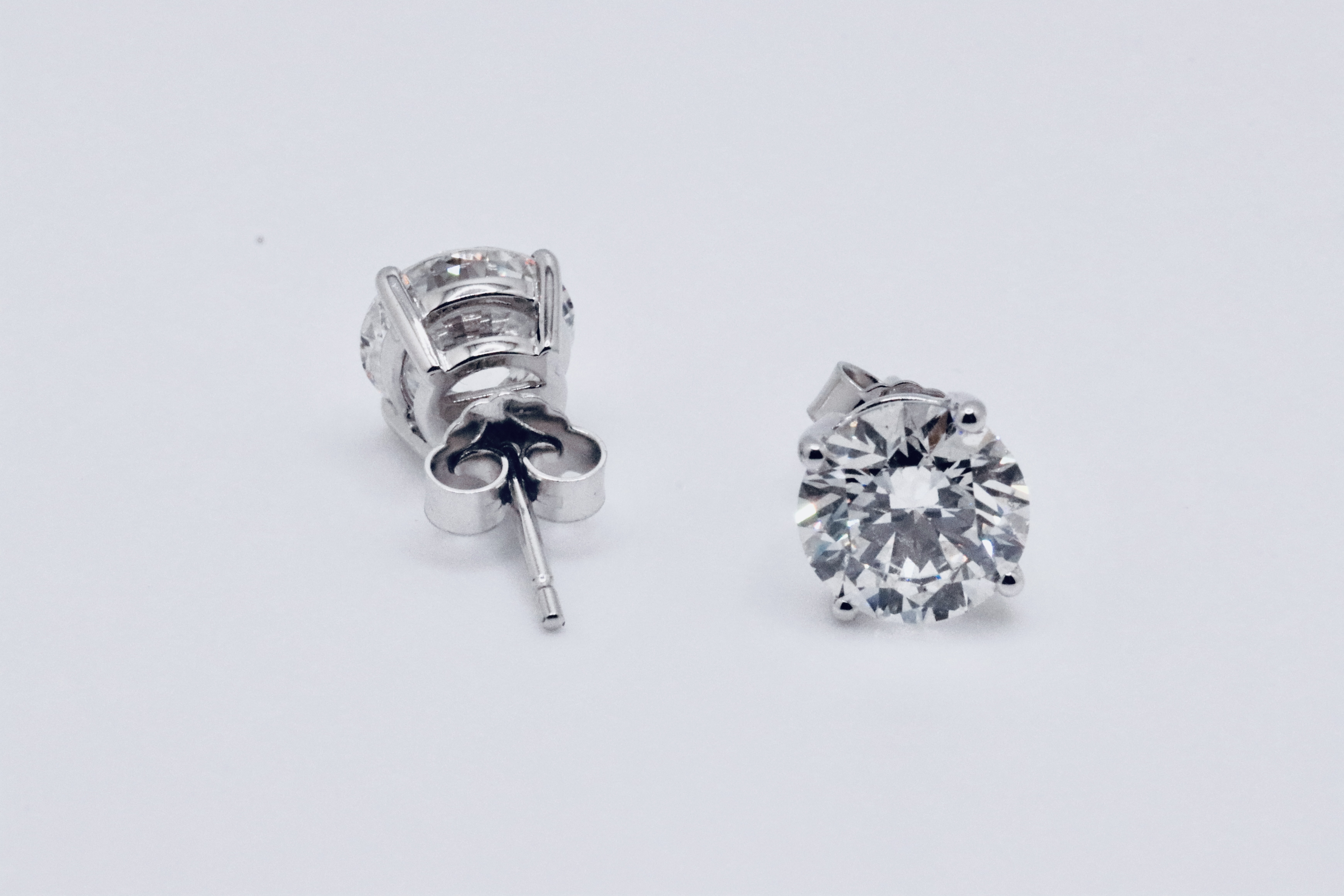 Round Brilliant Cut 3.00 Carat Natural Diamond Earrings 18kt White Gold - F Colour SI Clarity- GIA - Image 6 of 10