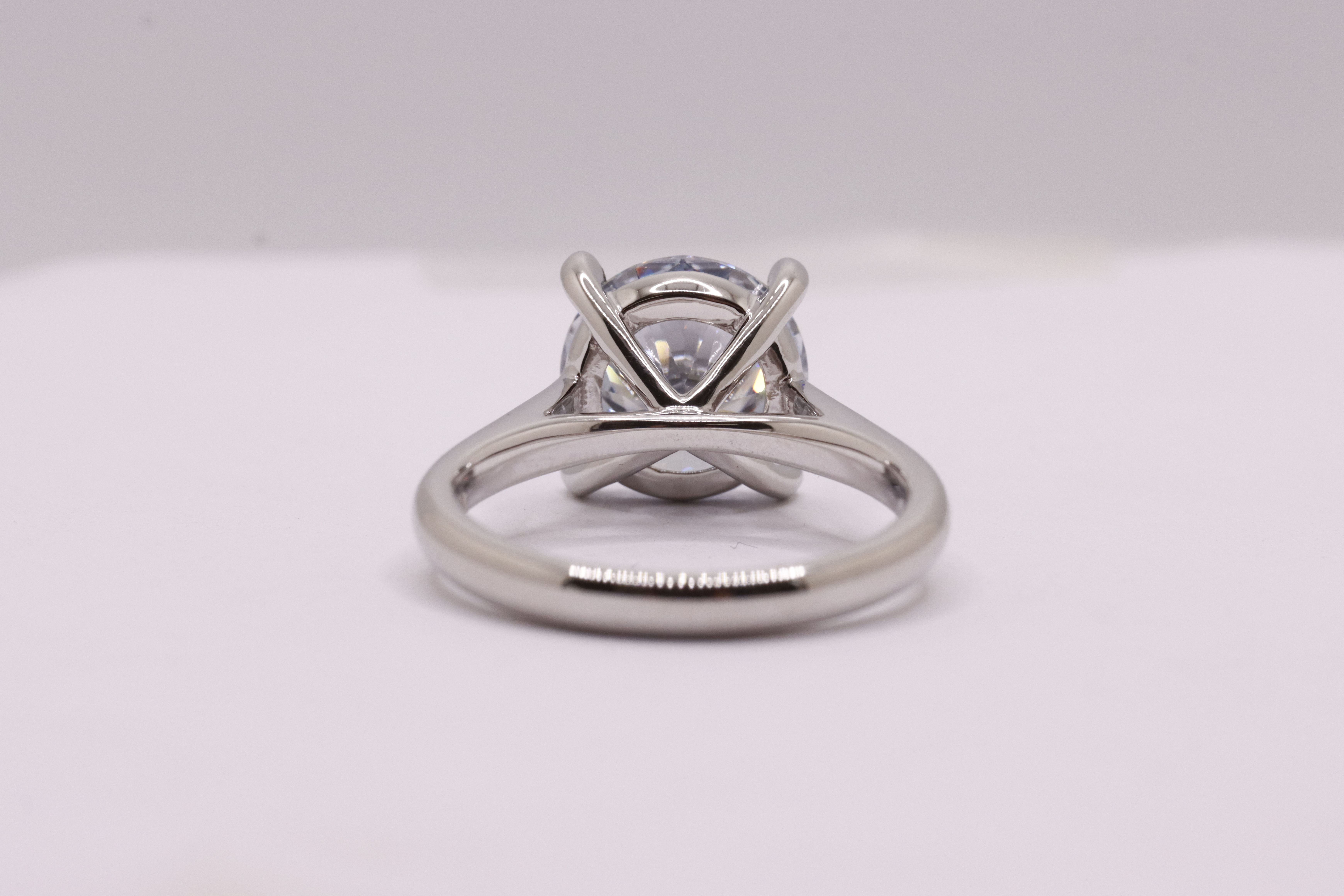 ** ON SALE **Round Brilliant Cut Diamond 4.04 Carat Fancy Blue Colour VVS2 Clarity Platinum Ring - Image 8 of 14