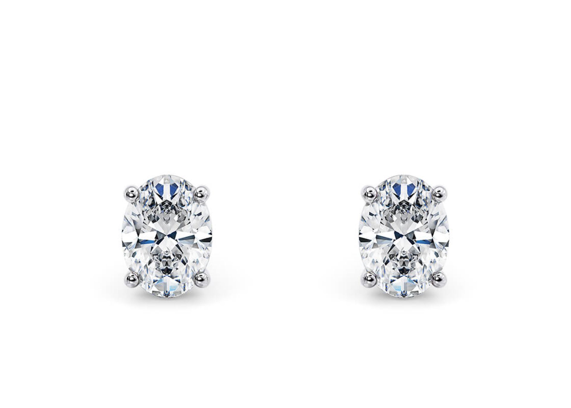 Oval Cut 2.00 Carat Natural Diamond Earrings Set in 18kt White Gold - F Colour SI Clarity - GIA - Bild 2 aus 3
