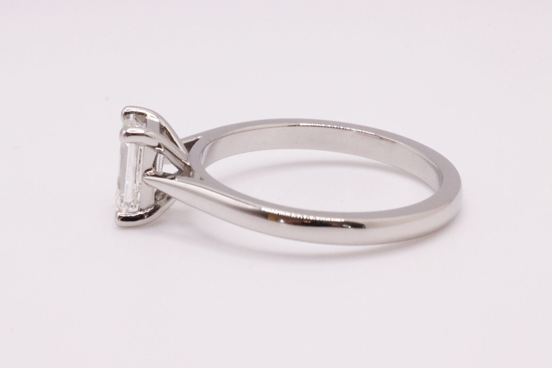 Emerald Cut Natural Diamond Platinum Ring 1.00 Carat D Colour VVS2 Clarity EX EX - GIA - Bild 4 aus 5