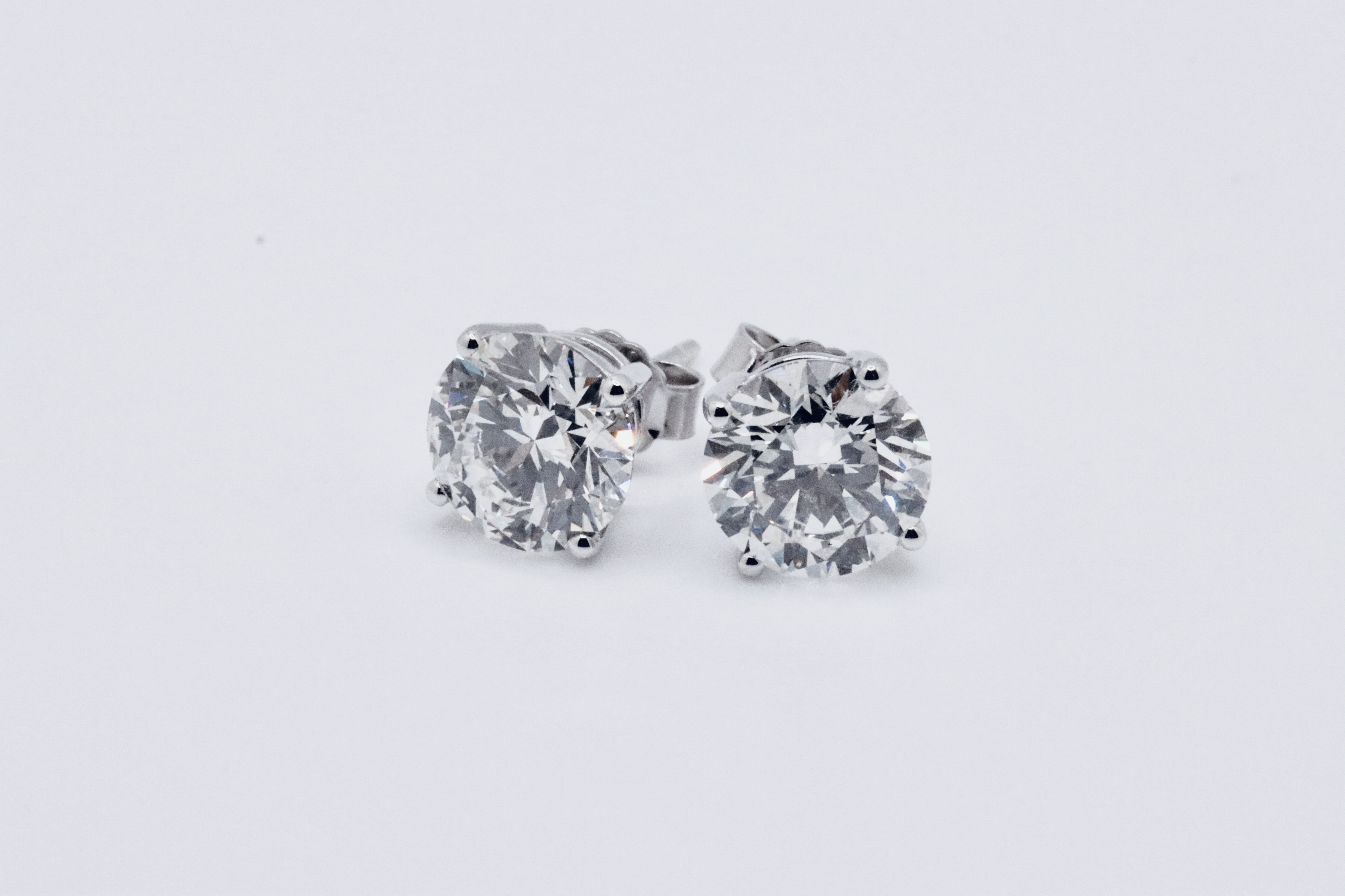 Round Brilliant Cut 3.00 Carat Natural Diamond Earrings 18kt White Gold - F Colour SI Clarity- GIA