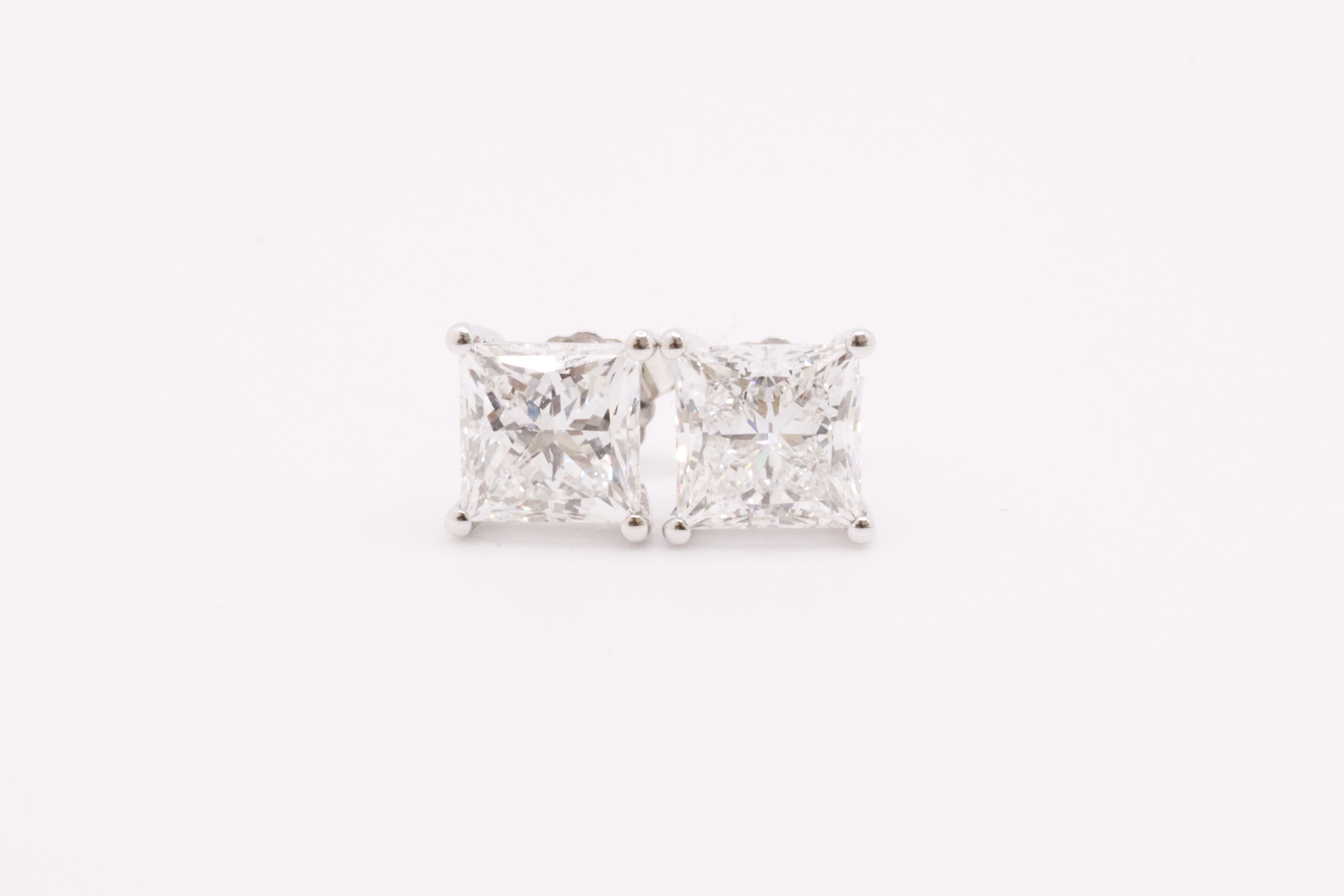 Princess Cut 2.40 Carat Natural Diamond Earrings 18kt White Gold - Colour D - SI Clarity- GIA - Image 5 of 7