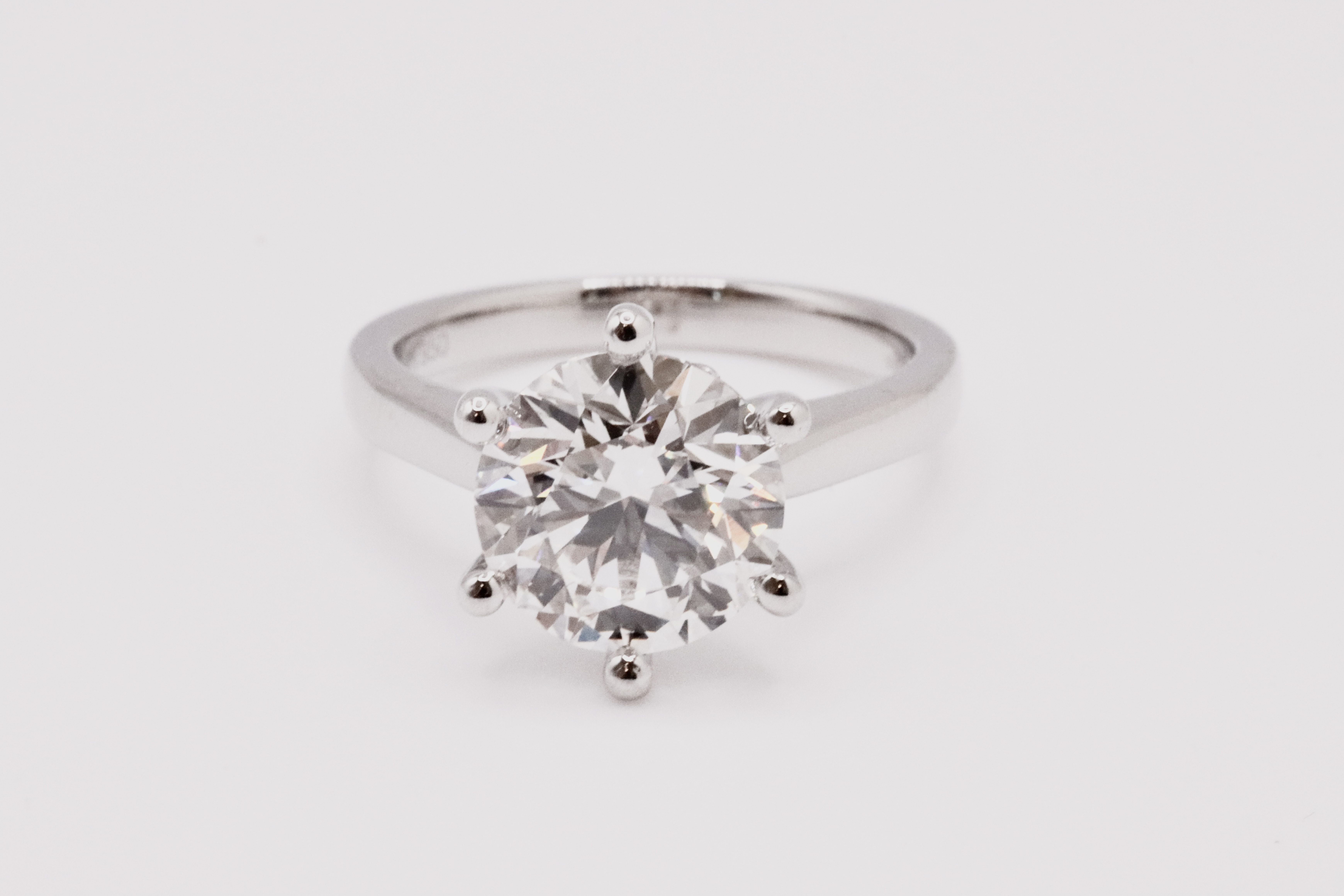 Round brilliant Cut Diamond Platinum Ring 5.00 Carat F Colour VS2 Clarity ID EX EX - Image 2 of 6