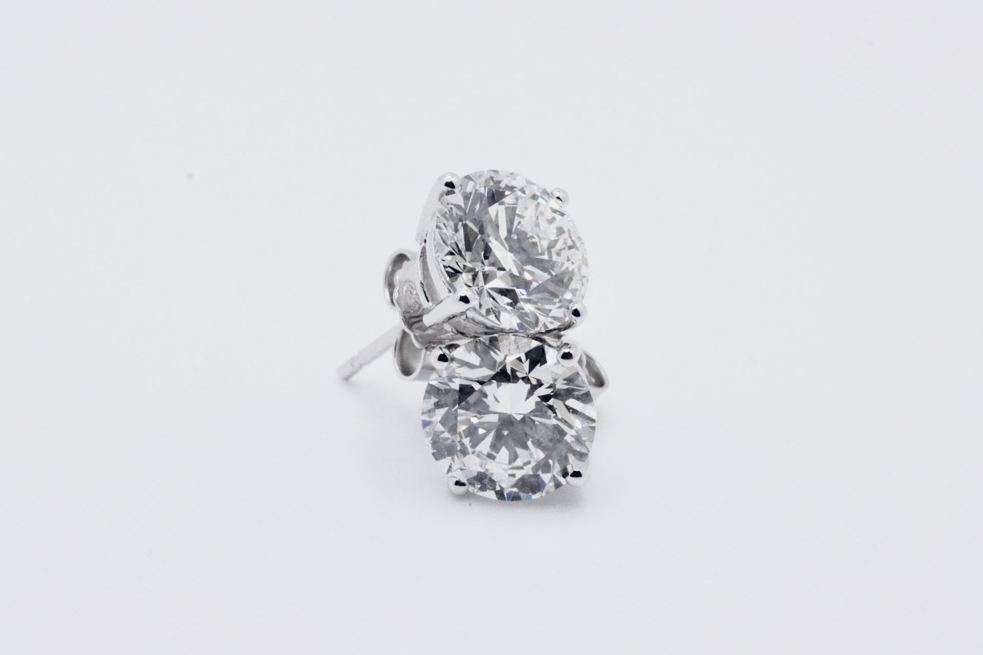 Round Brilliant Cut 3.00 Carat Natural Diamond Earrings 18kt White Gold - F Colour SI Clarity- GIA - Image 4 of 10