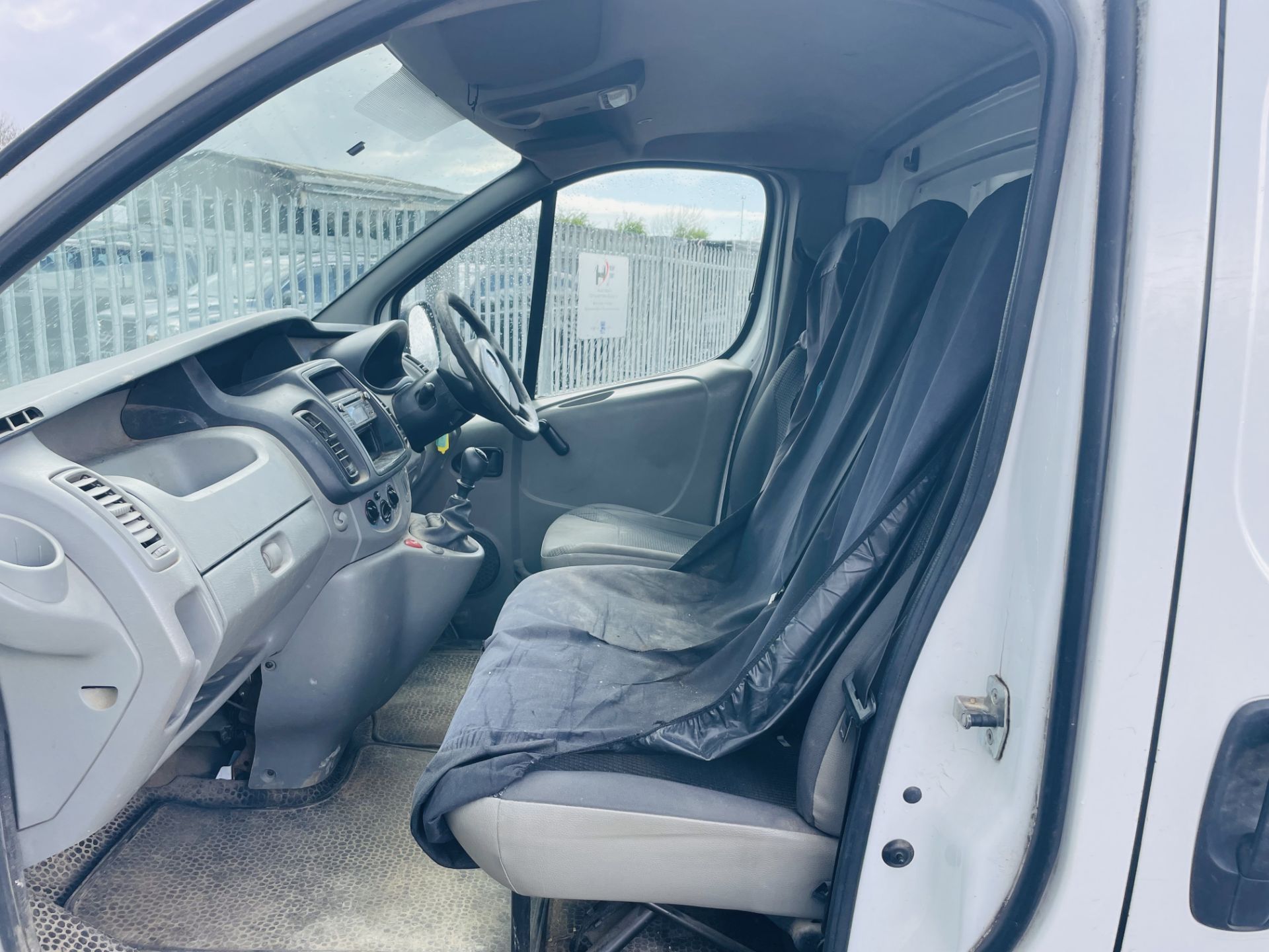 Vauxhall Vivaro 2900 2.0 115 H3 L3 Panel Van 2014 '14 Reg' -Bluetooth Handsfree -NO VAT - Image 22 of 23