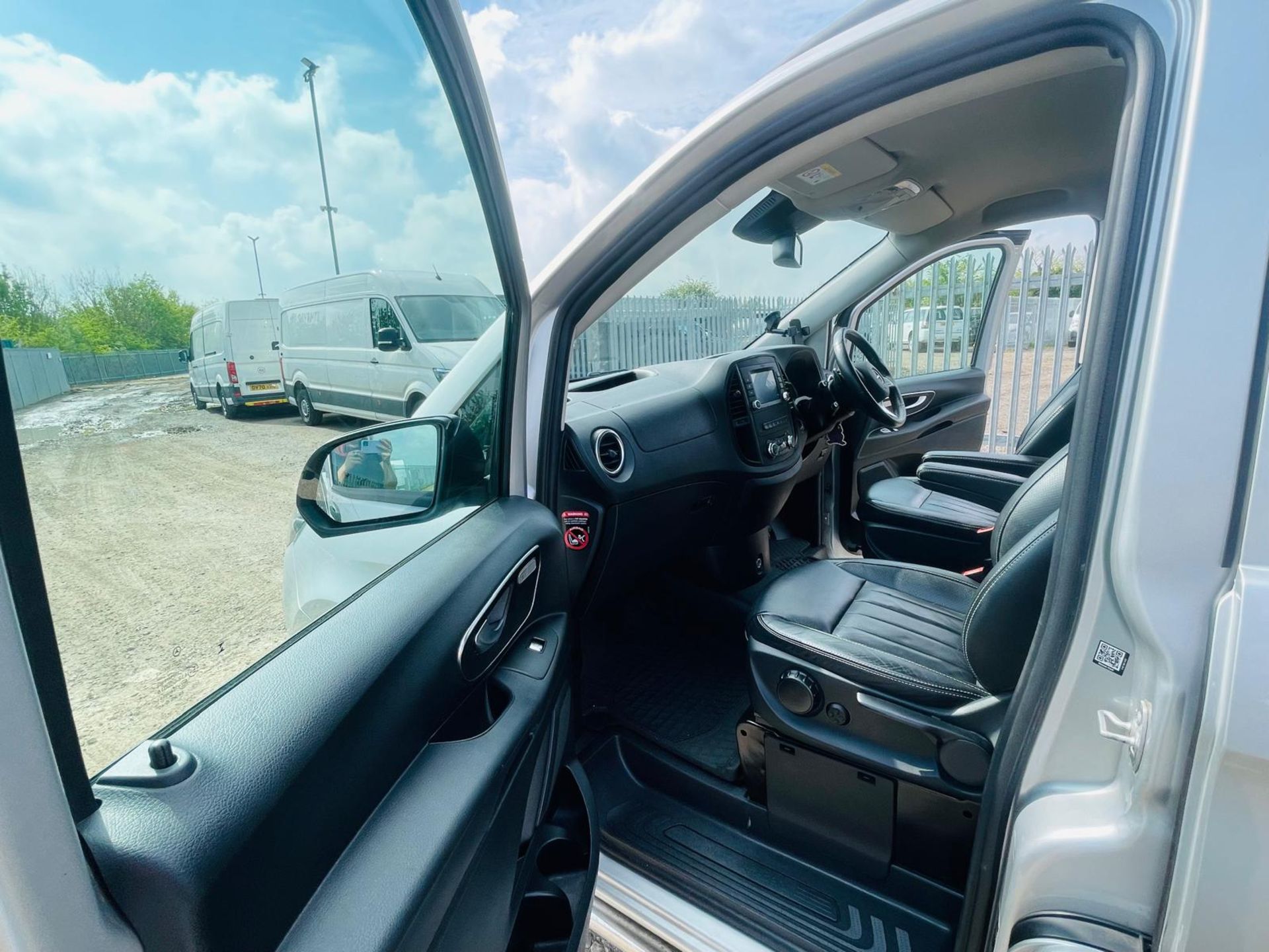 Mercedes-Benz Vito Premium 2.1 119 CDI 7G Tronic Crew Cab LWB Automatic 2019'19 Reg'- Alloy Wheels - Image 20 of 31