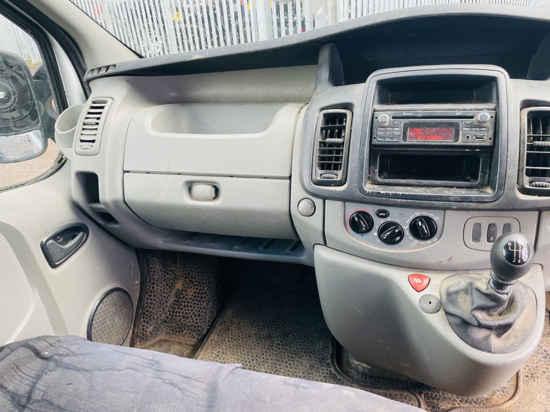 Vauxhall Vivaro 2900 2.0 115 H3 L3 Panel Van 2014 '14 Reg' -Bluetooth Handsfree -NO VAT - Image 19 of 23
