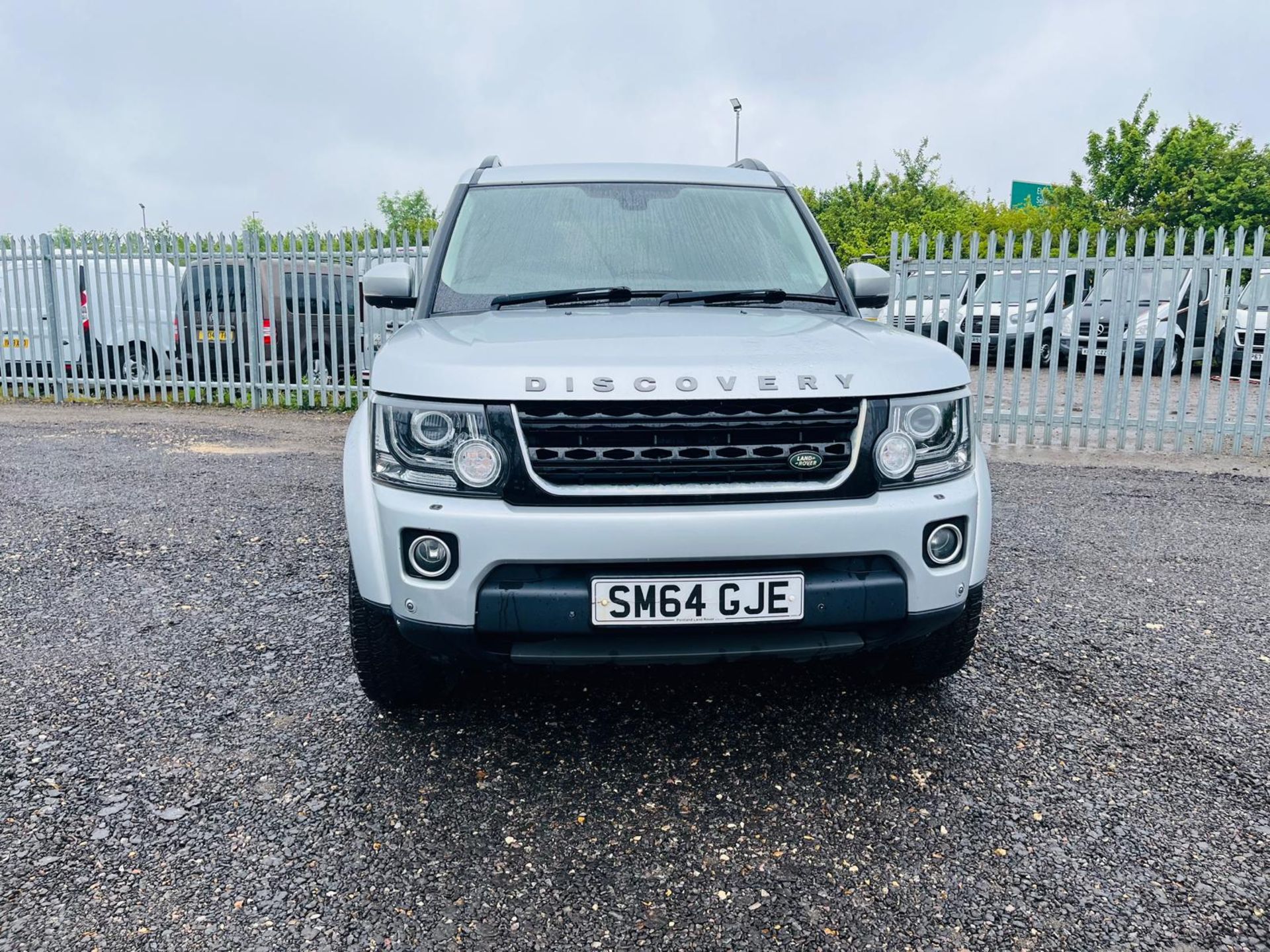 ** ON SALE ** Land Rover Discovery 4 3.0 SD V6 255 2014 '64 Reg' - A/C - Alloy Wheels - Tow Bar - Image 2 of 30