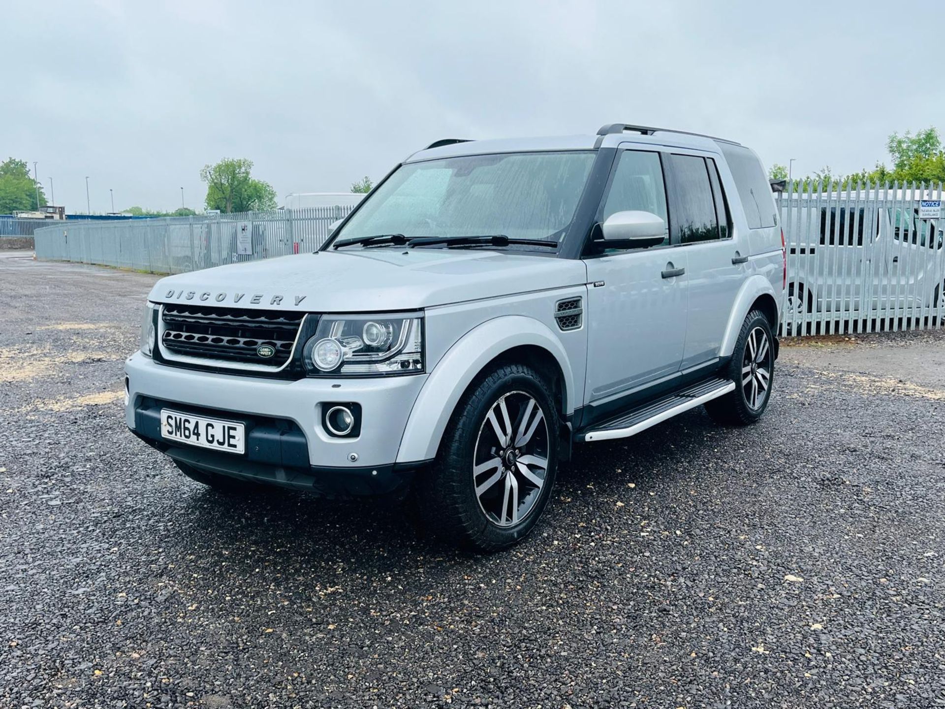** ON SALE ** Land Rover Discovery 4 3.0 SD V6 255 2014 '64 Reg' - A/C - Alloy Wheels - Tow Bar - Image 3 of 30