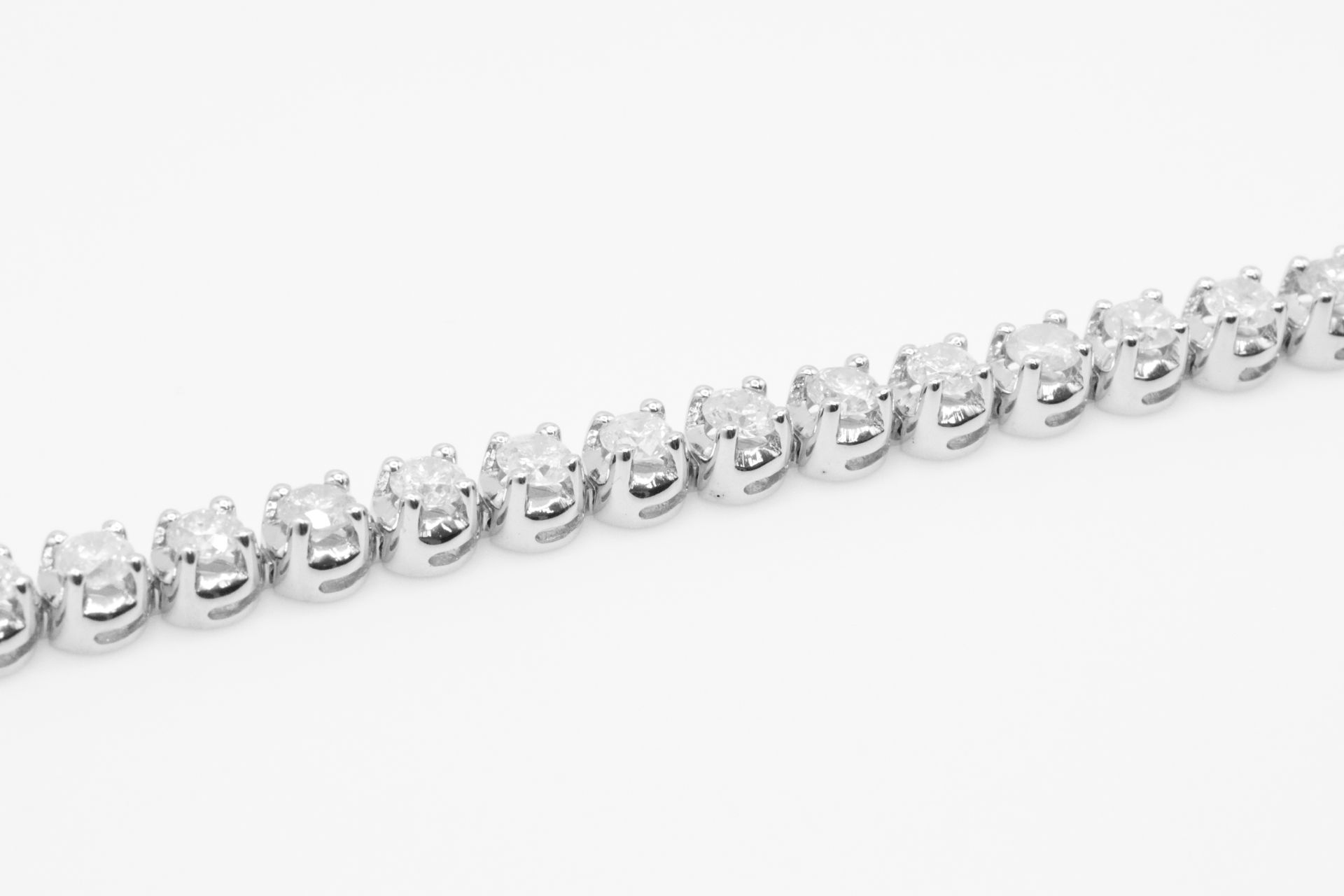 9.00 Carat Natural Diamond Tennis Bracelet Colour E/F Clarity VS - Set In 18kt White Gold - Bild 7 aus 7