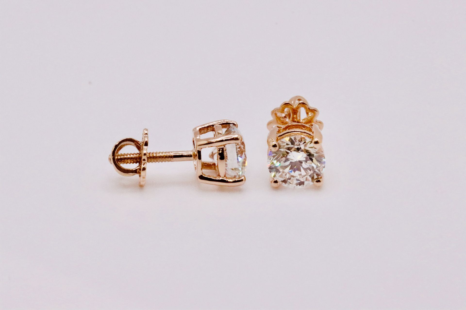 Round Brilliant Cut 4.00 Carat Diamond Earrings Set in 18kt Rose Gold - F Colour VS Clarity - GIA - Image 3 of 4