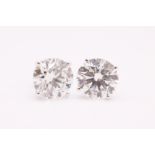 Round Brilliant Cut 7.00 Carat Diamond Earrings Set in 18kt White Gold - E Colour VS Clarity - IGI