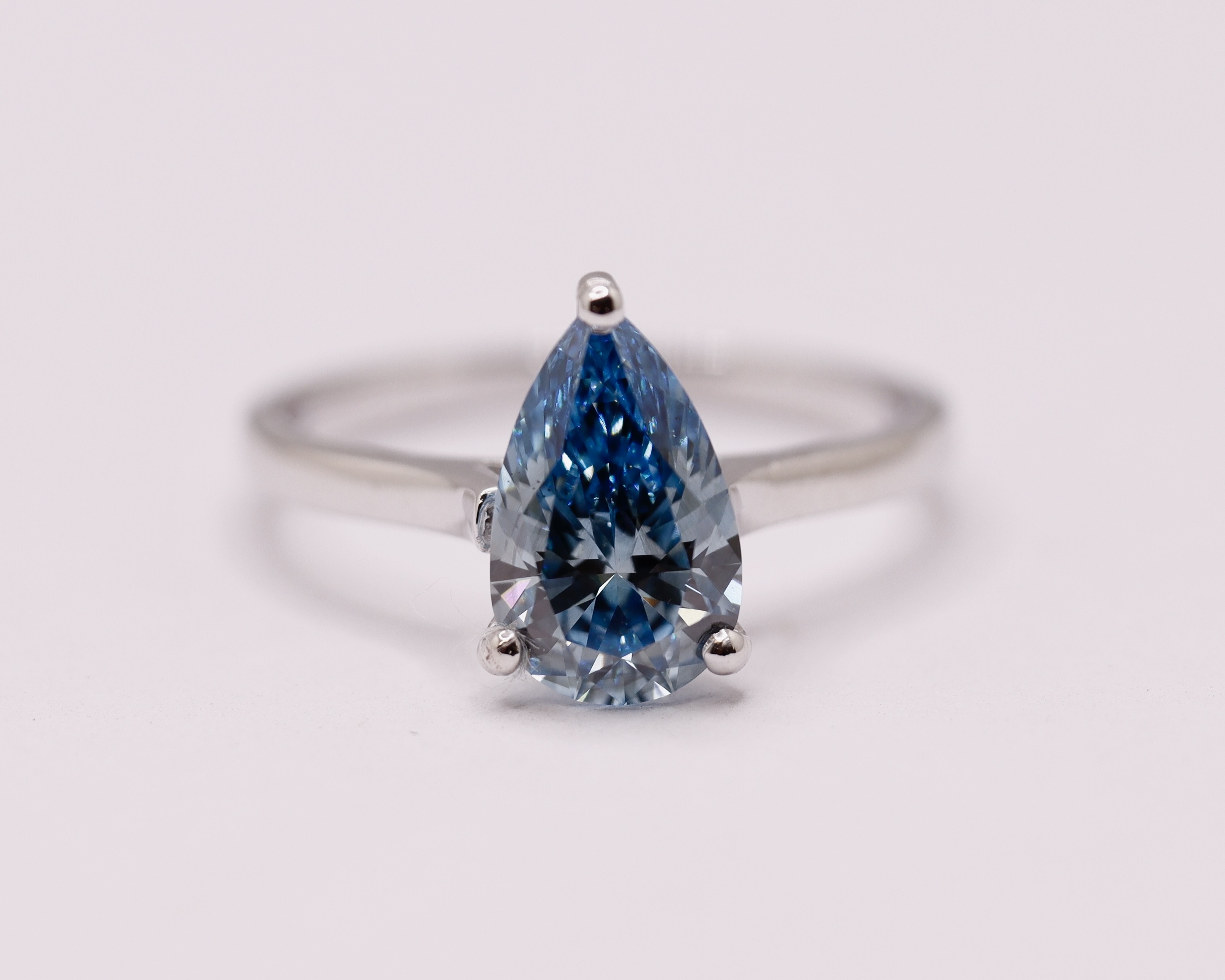 Fancy Blue Pear Cut 1.60 Carat Diamond 18Kt White Gold Ring - VS1 - Image 6 of 6