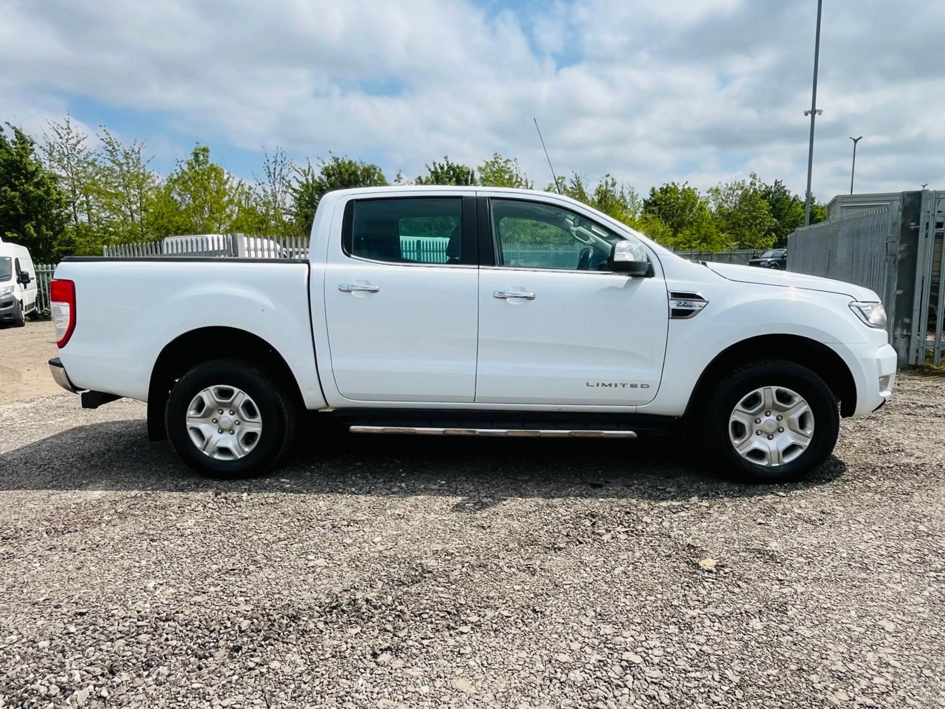 ** ON SALE ** Ford Ranger Limited 2.2 TDCI 4WD 2018 '18 Reg' -Automatic- ULEZ Compliant -A/C - Image 9 of 31