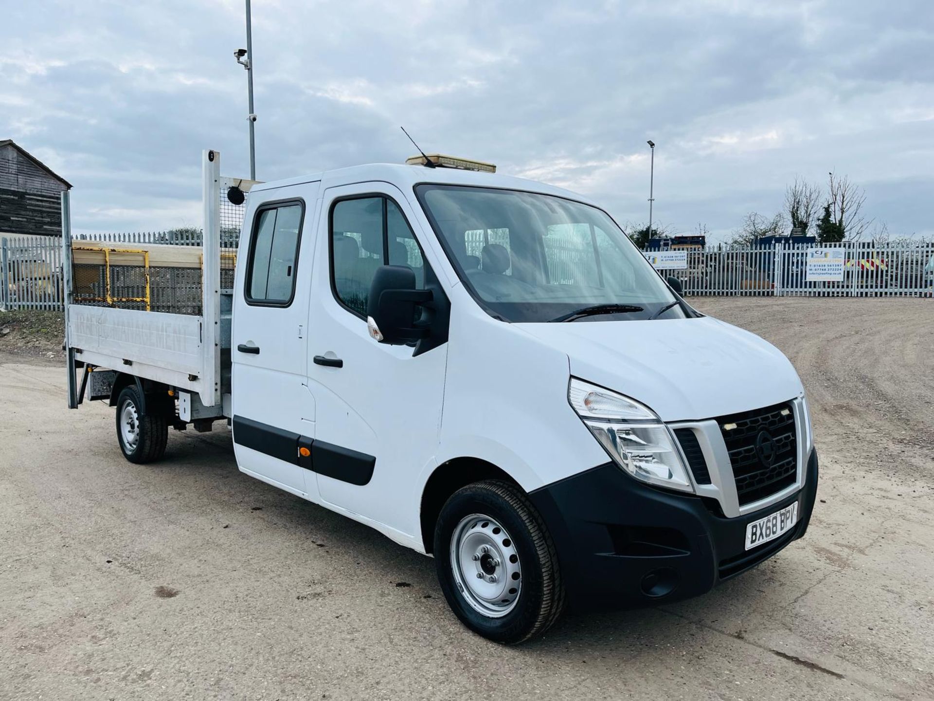 Nissan NV400 Dropside Crew Cab SE 2.2 DCI 130 L3 H1 2019 '68 Reg'-ULEZ Compliant - Dropside Body