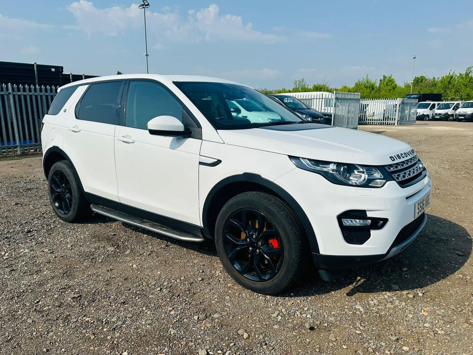 **ON SALE ** Land Rover Discovery Sport 2.0 TD4 180 HSE 2016'16 Reg'- Sat Nav - A/C -7 seats - Image 9 of 23