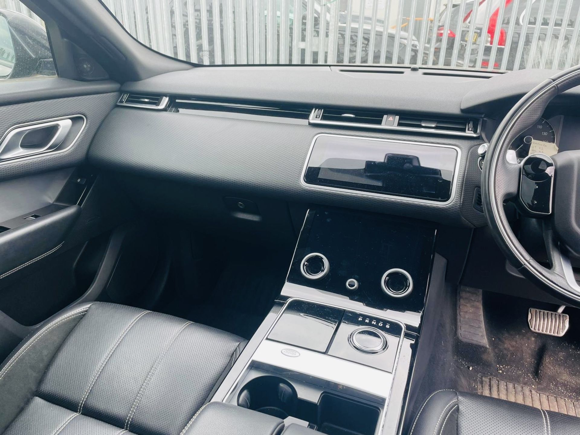 Land Rover Range Rover Velar 2.0 D240 R-Dynamic S 2018 '18 Reg' 4WD - Panoramic Roof- ULEZ Compliant - Image 18 of 33