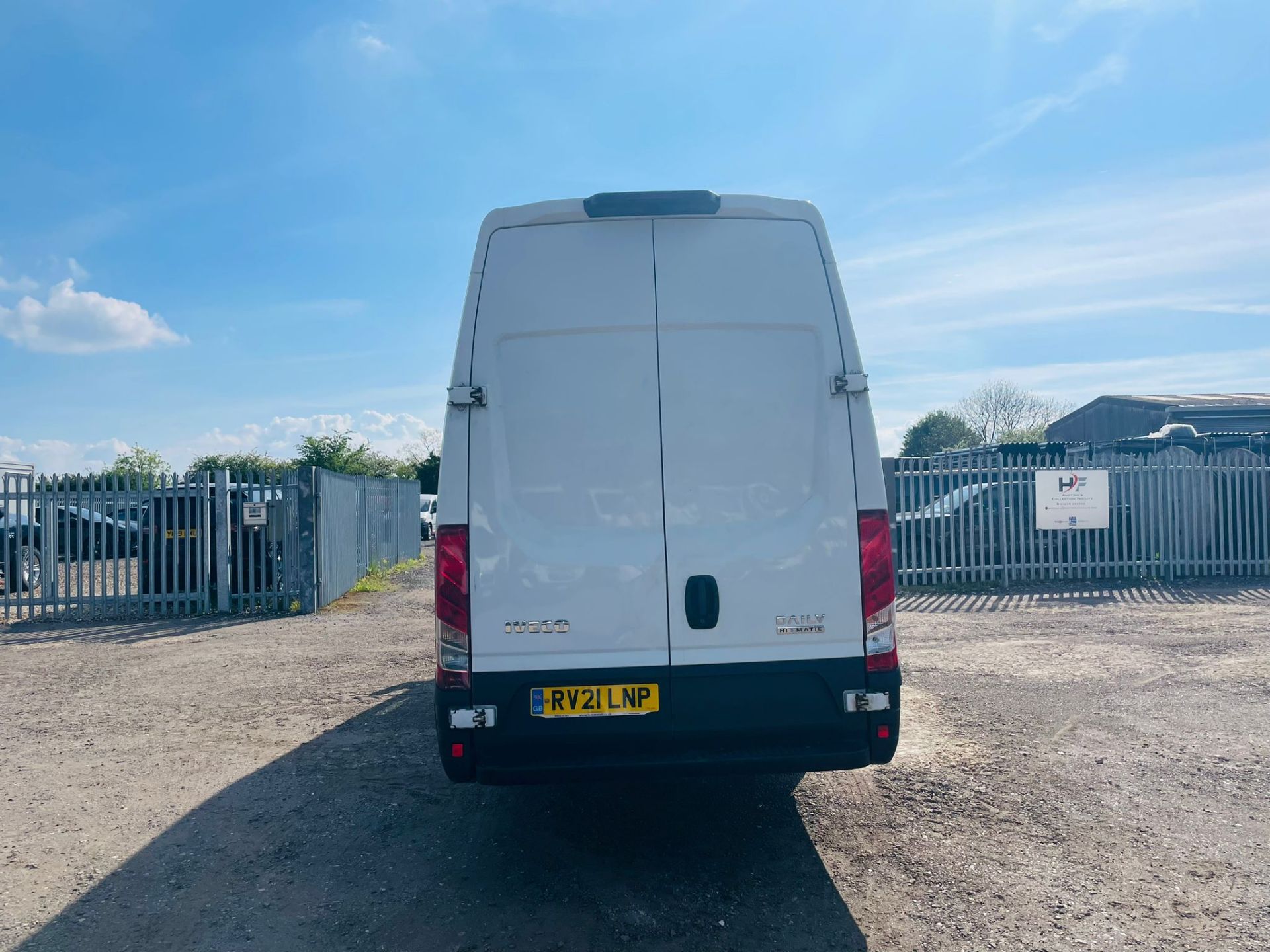 Iveco Daily 35S14 2.3 HI-MATIC L3 H3 2021 '21 Reg' -ULEZ Compliant - A/C - ** Automatic ** RARE ** - Image 9 of 28