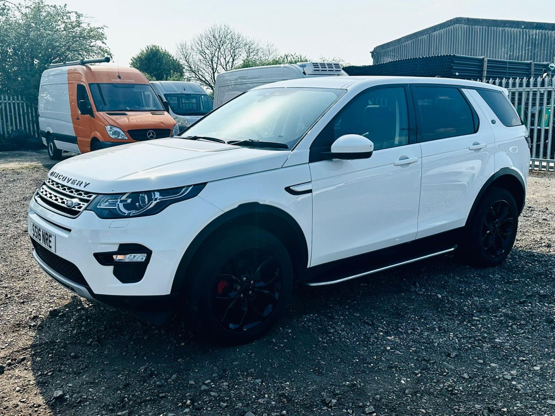 **ON SALE ** Land Rover Discovery Sport 2.0 TD4 180 HSE 2016'16 Reg'- Sat Nav - A/C -7 seats - Image 3 of 23