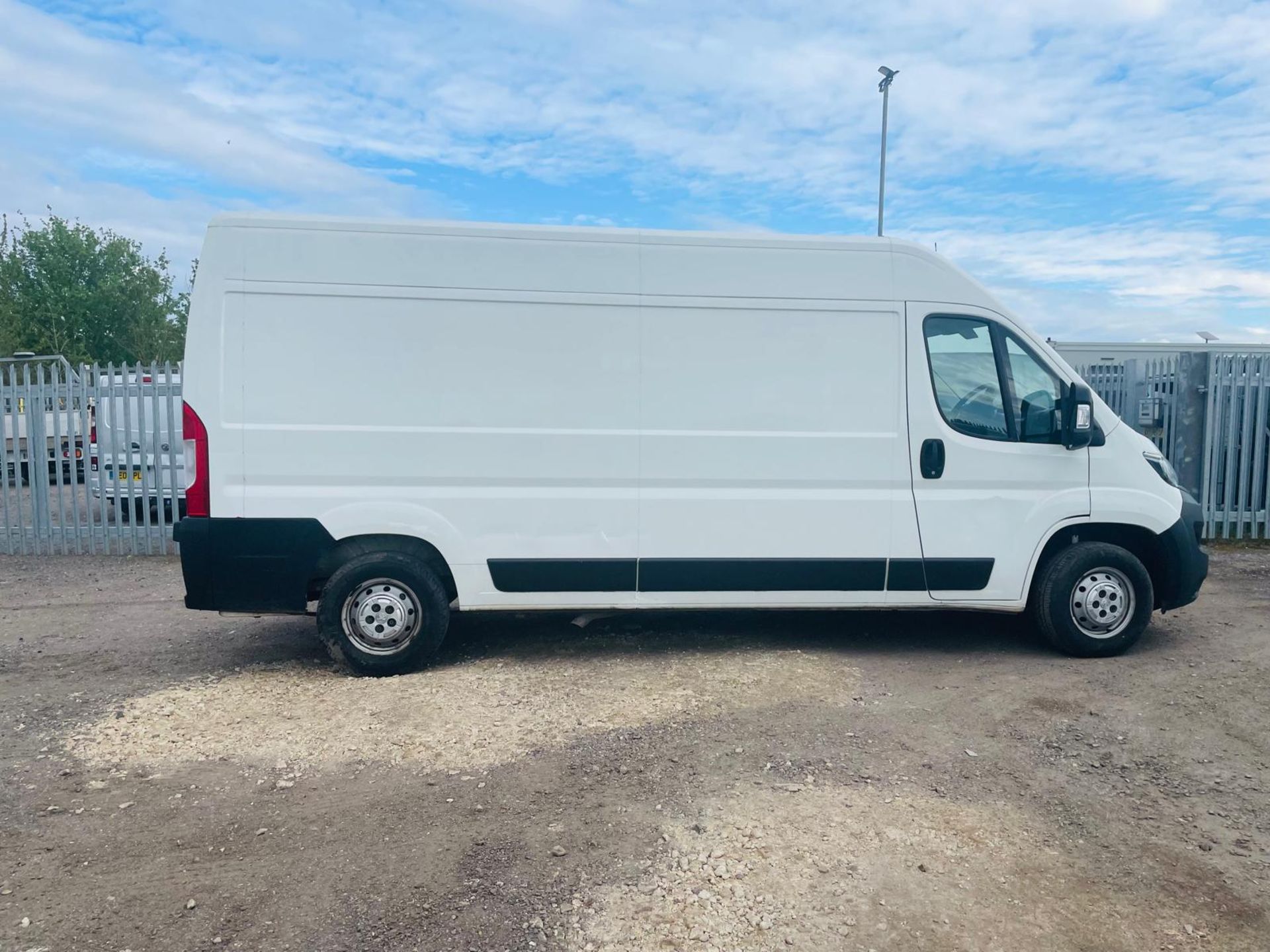 Peugeot Boxer Professional 2.2 Bluehdi 140 L3 H2 2020 '70 Reg'- ULEZ Compliant -Sat/Nav -A/C - Image 19 of 31