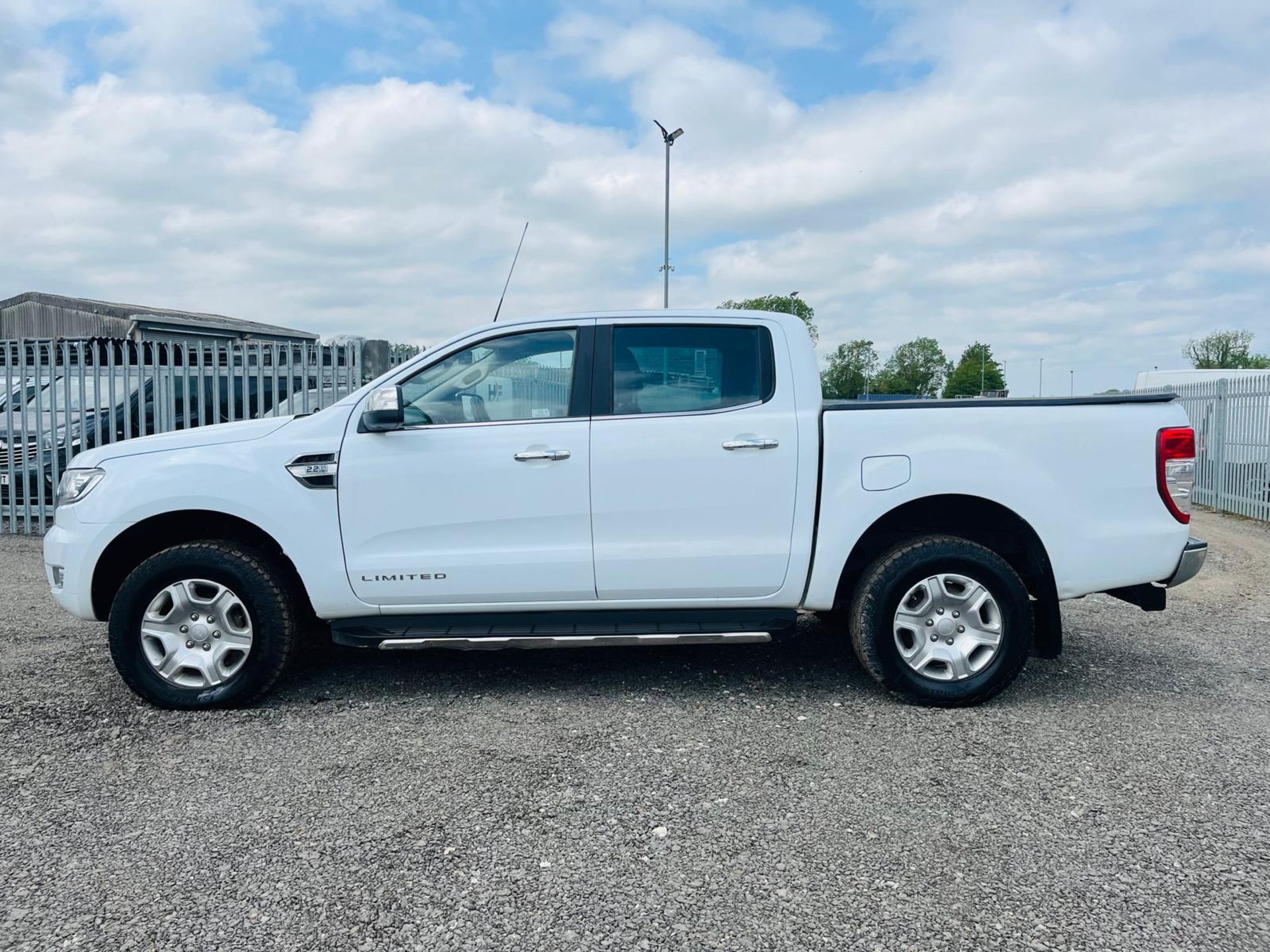 ** ON SALE ** Ford Ranger Limited 2.2 TDCI 4WD 2018 '18 Reg' -Automatic- ULEZ Compliant -A/C - Image 4 of 31