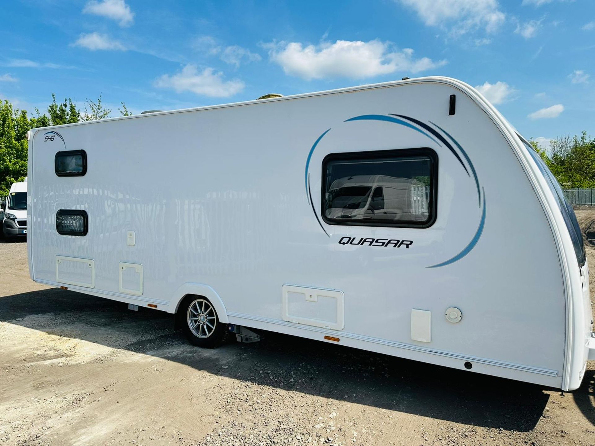 ** ON SALE ** Lunar Quaser 546 5 Berth Single Axle Caravan '2015 Model' - Bunk Beds - Full Bathroom - Image 2 of 24