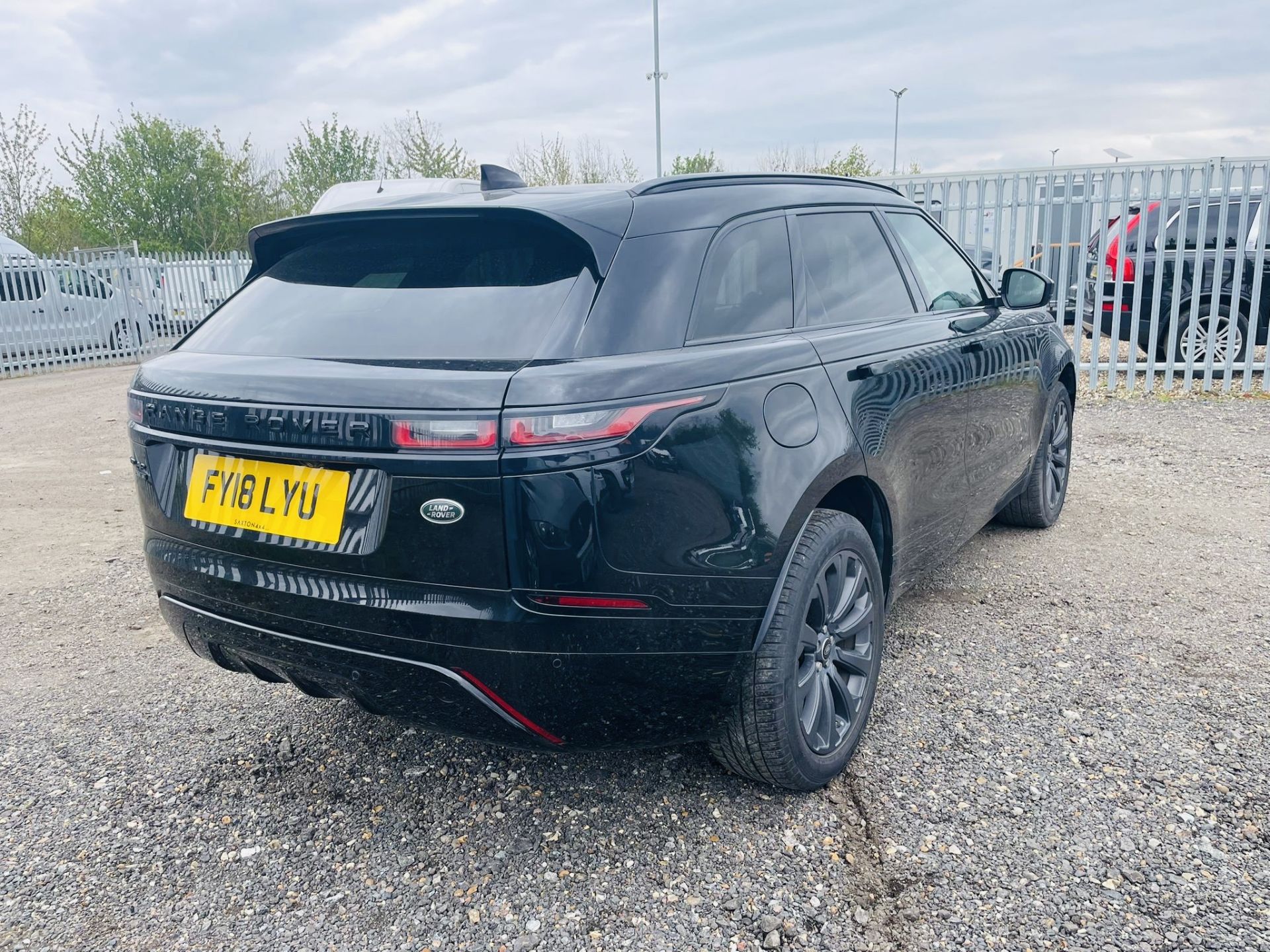 Land Rover Range Rover Velar 2.0 D240 R-Dynamic S 2018 '18 Reg' 4WD - Panoramic Roof- ULEZ Compliant - Image 9 of 33