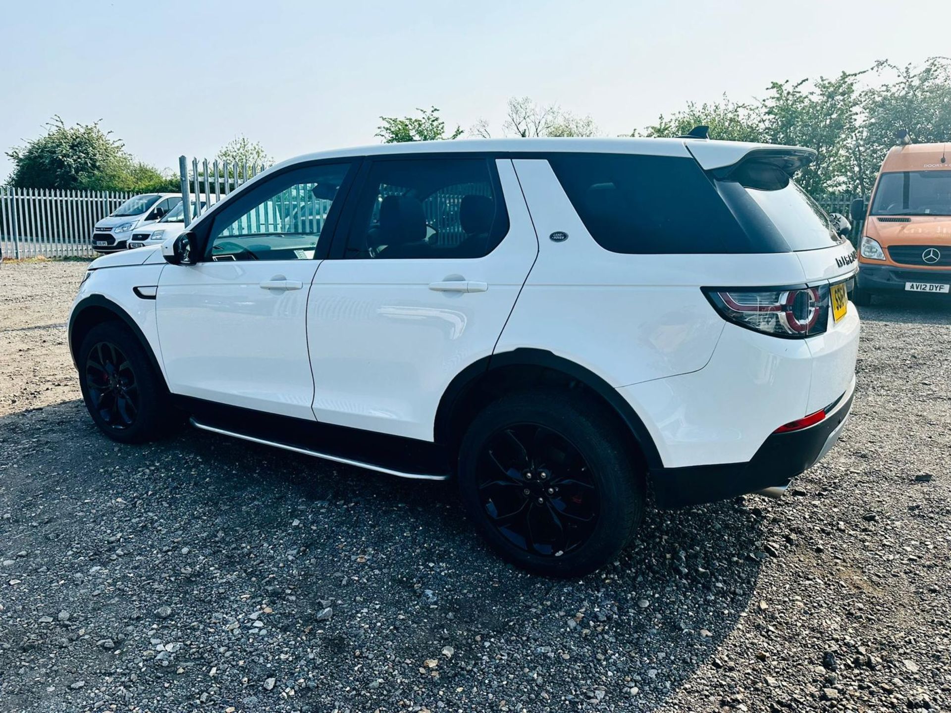**ON SALE ** Land Rover Discovery Sport 2.0 TD4 180 HSE 2016'16 Reg'- Sat Nav - A/C -7 seats - Image 4 of 23