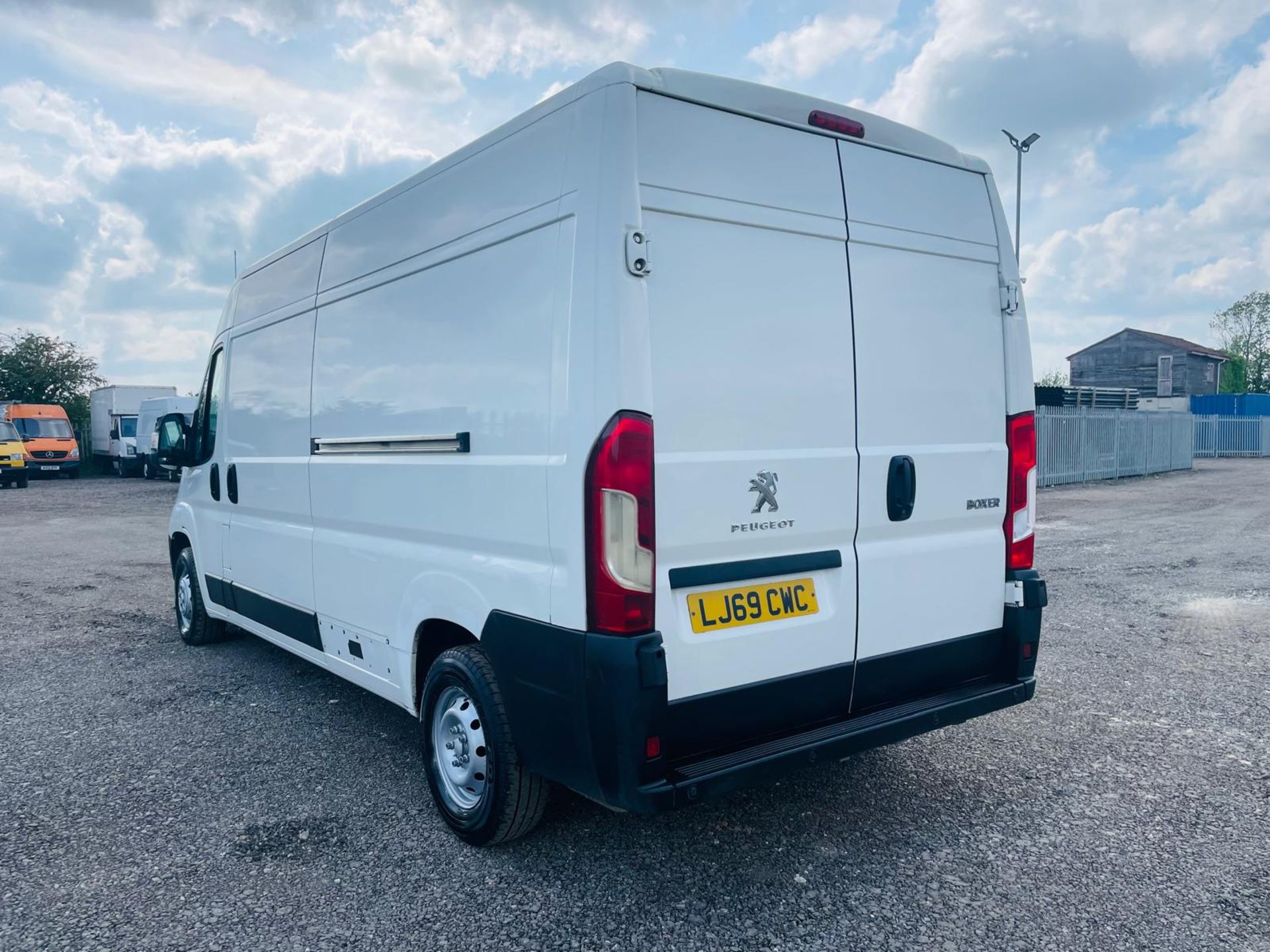 ** ON SALE ** Peugeot Boxer 2.0 BlueHDI Professional 140 Fridge/Freezer L3 H2 2020 '69 Reg' - Image 8 of 27