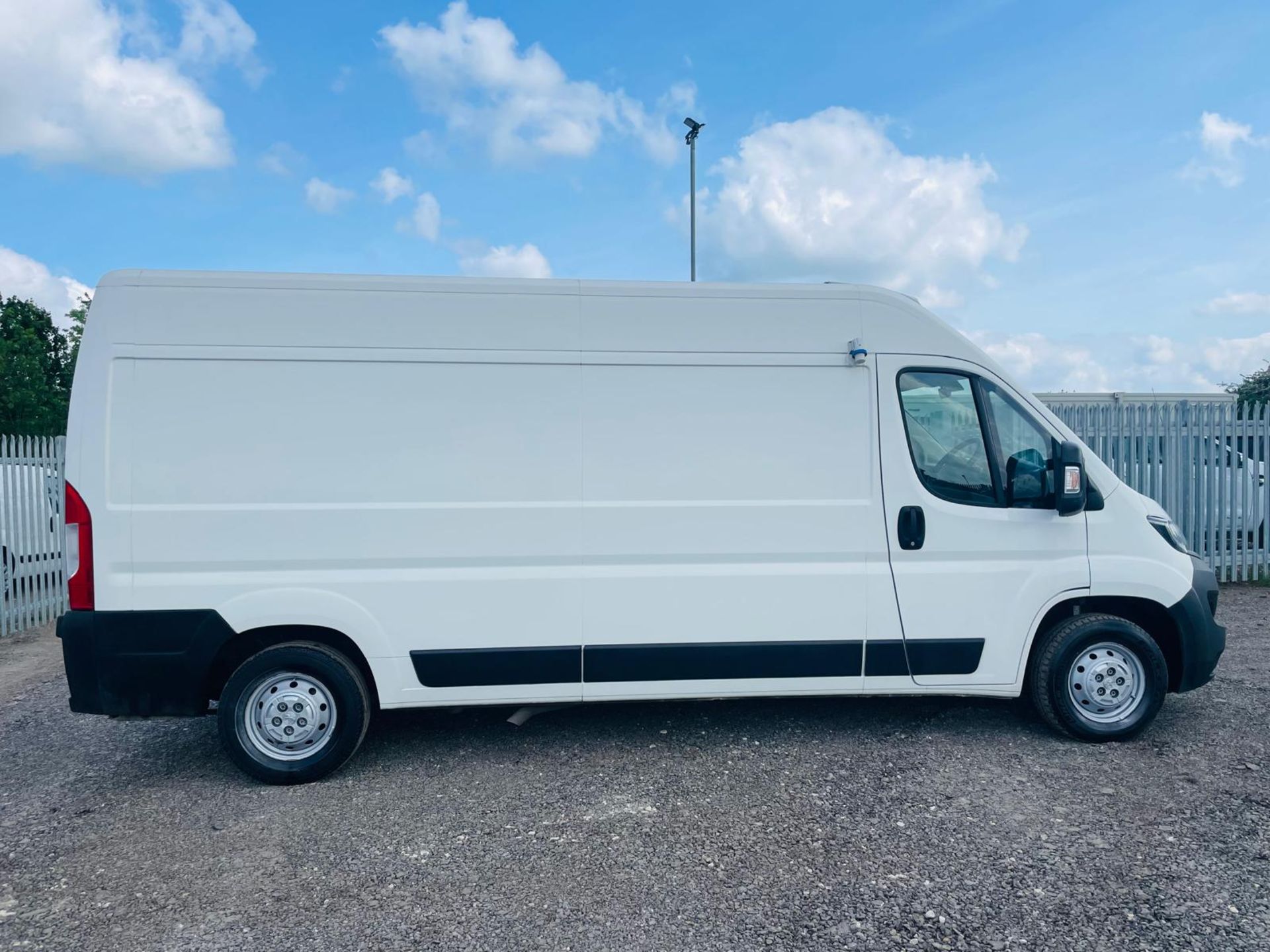 ** ON SALE ** Peugeot Boxer 2.0 BlueHDI Professional 140 Fridge/Freezer L3 H2 2020 '69 Reg' - Image 14 of 27