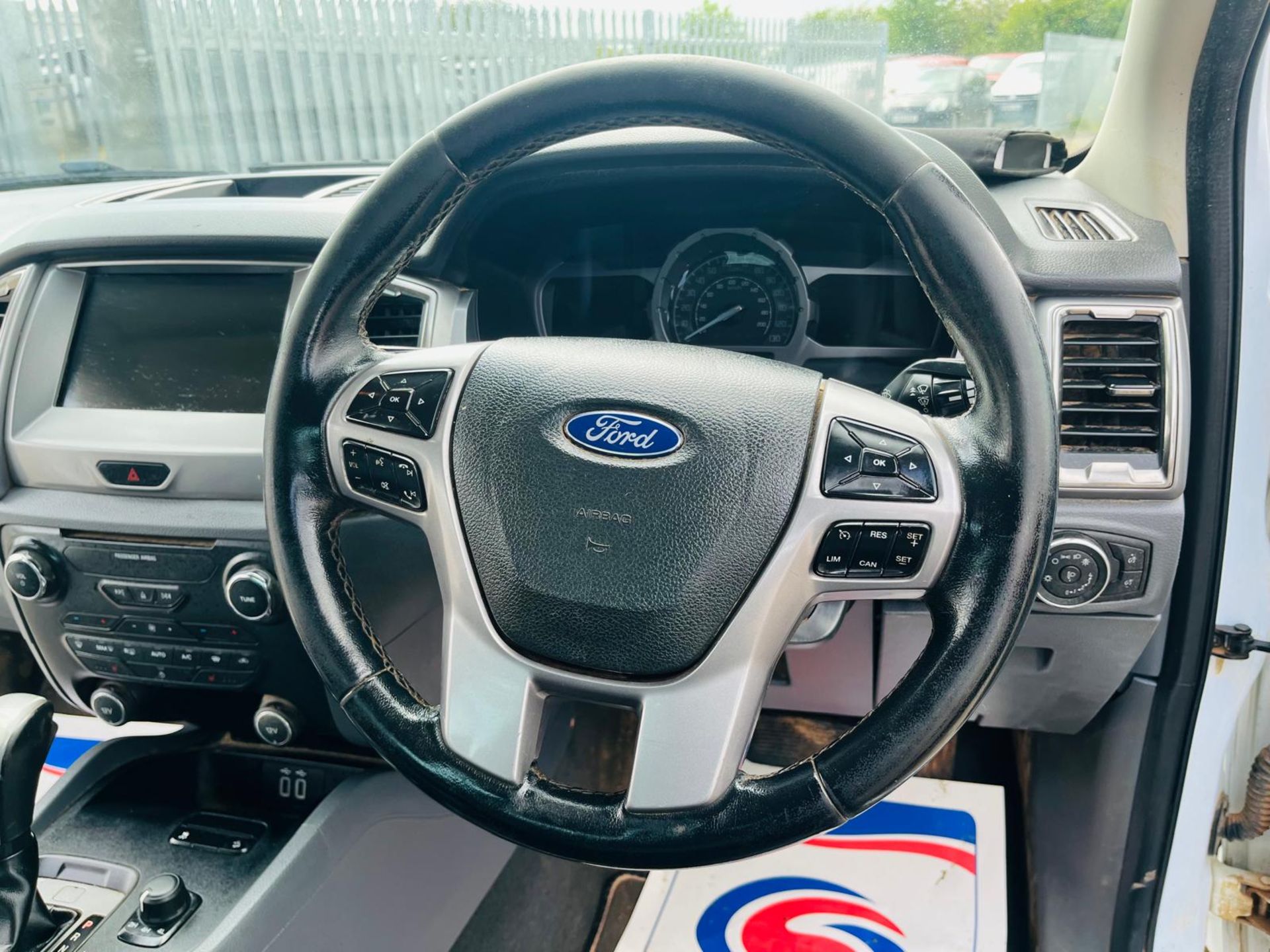 ** ON SALE ** Ford Ranger Limited 2.2 TDCI 4WD 2018 '18 Reg' -Automatic- ULEZ Compliant -A/C - Image 14 of 31