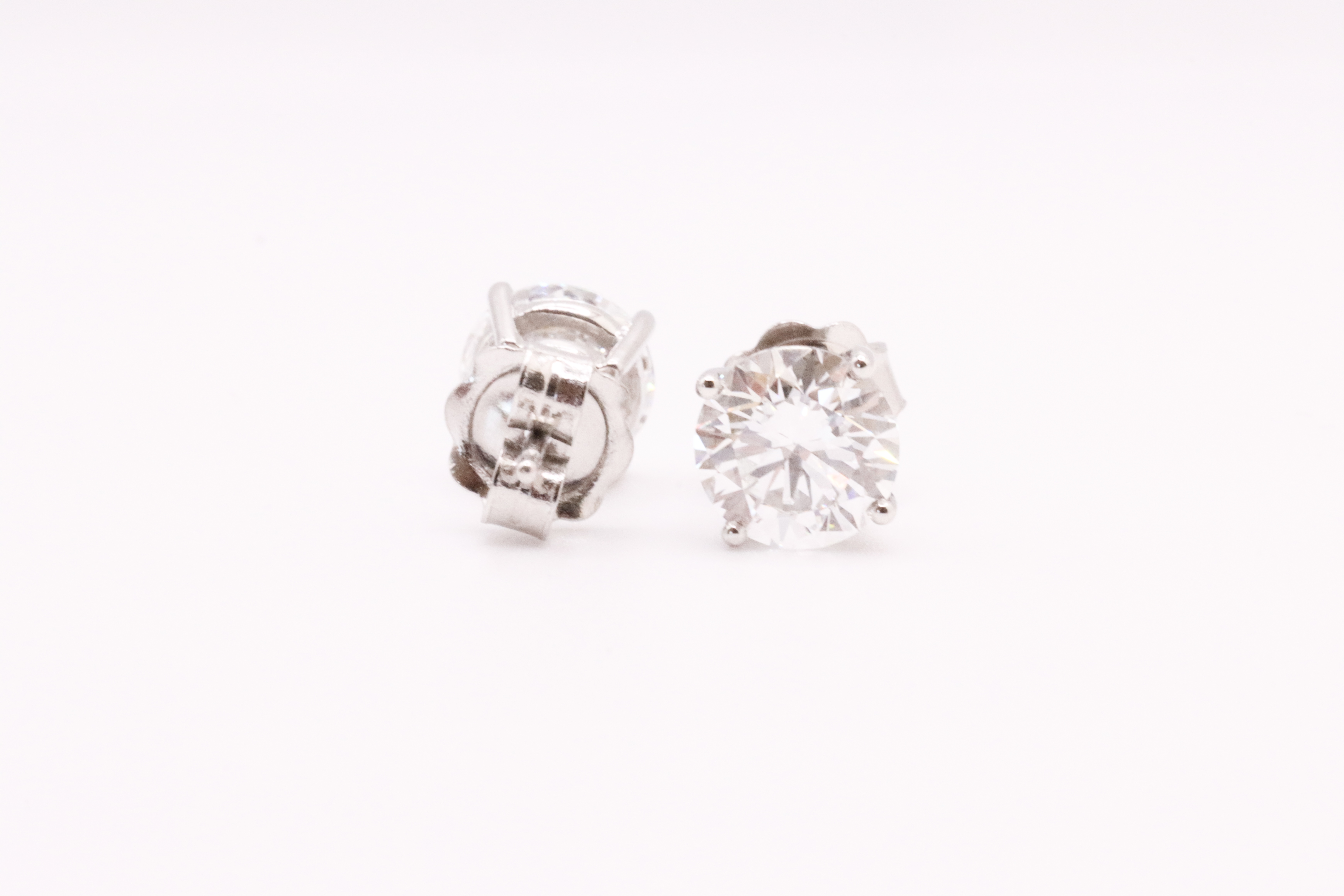 Round Brilliant Cut 3.00 Carat Natural Diamond Earrings 18kt White Gold - Colour E - VS Clarity- GIA - Image 2 of 6