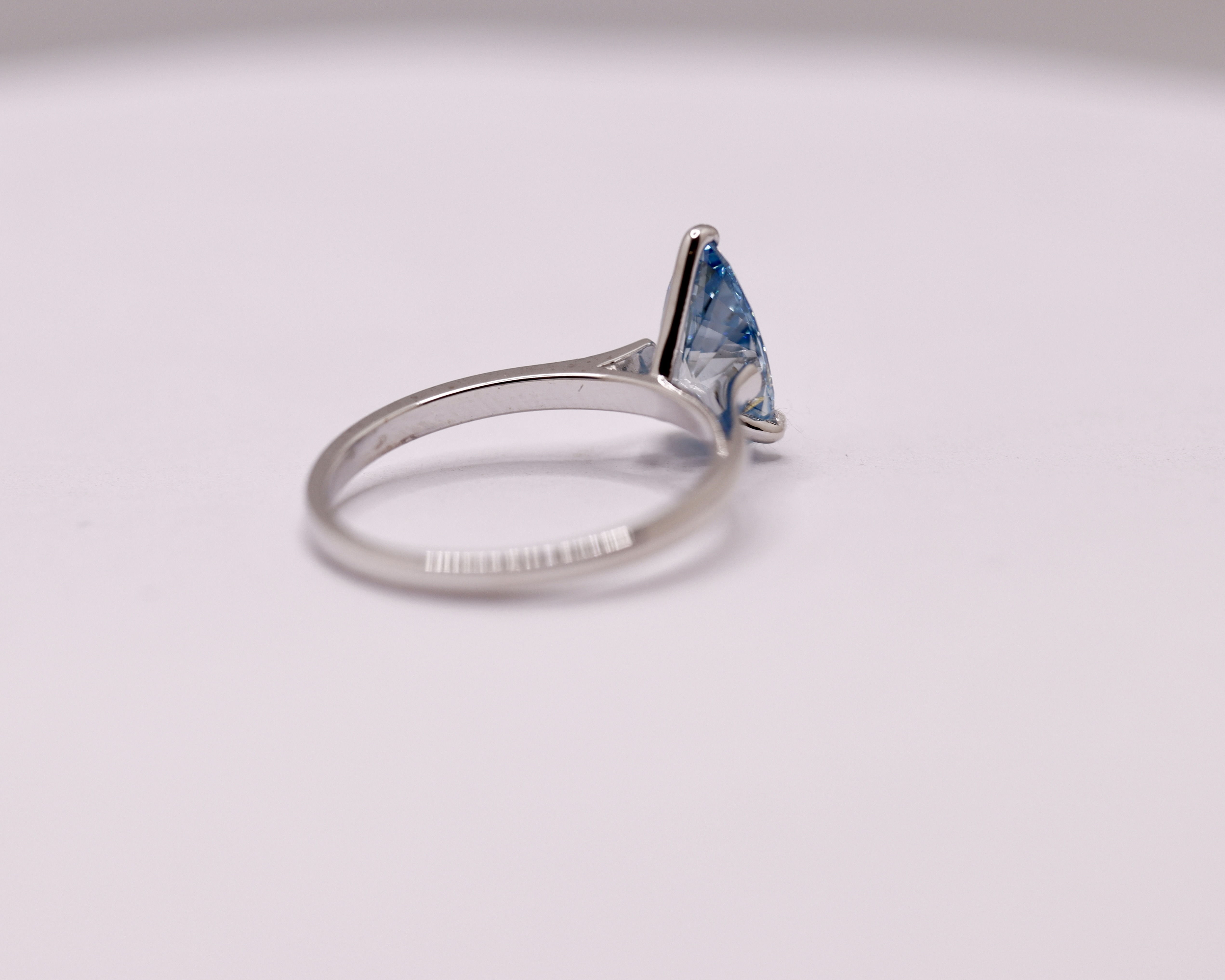 ** ON SALE ** Fancy Blue Pear Cut 1.60 Carat Diamond 18Kt White Gold Ring - VS1 - Image 5 of 6